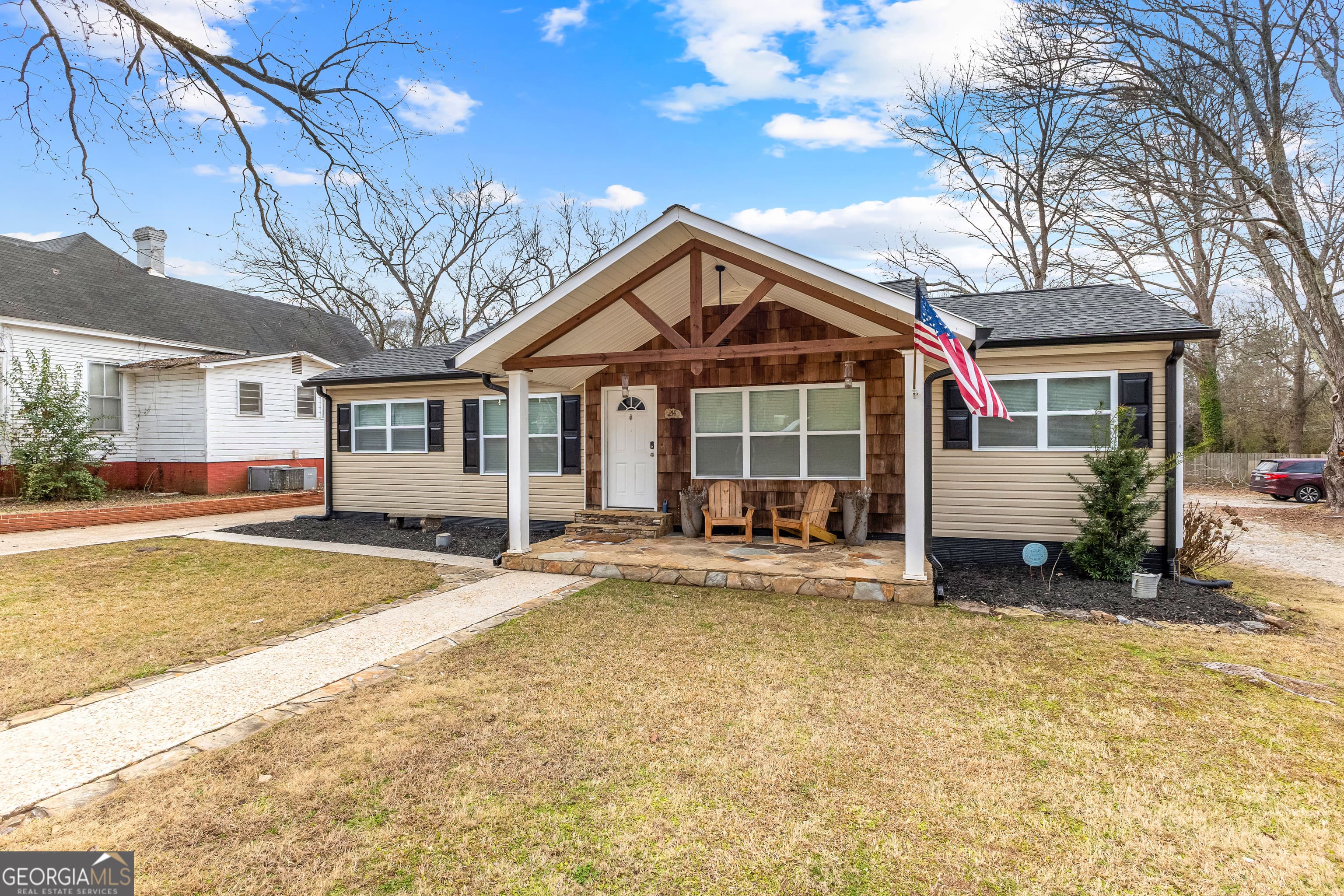 214 Johnson St — photo 1