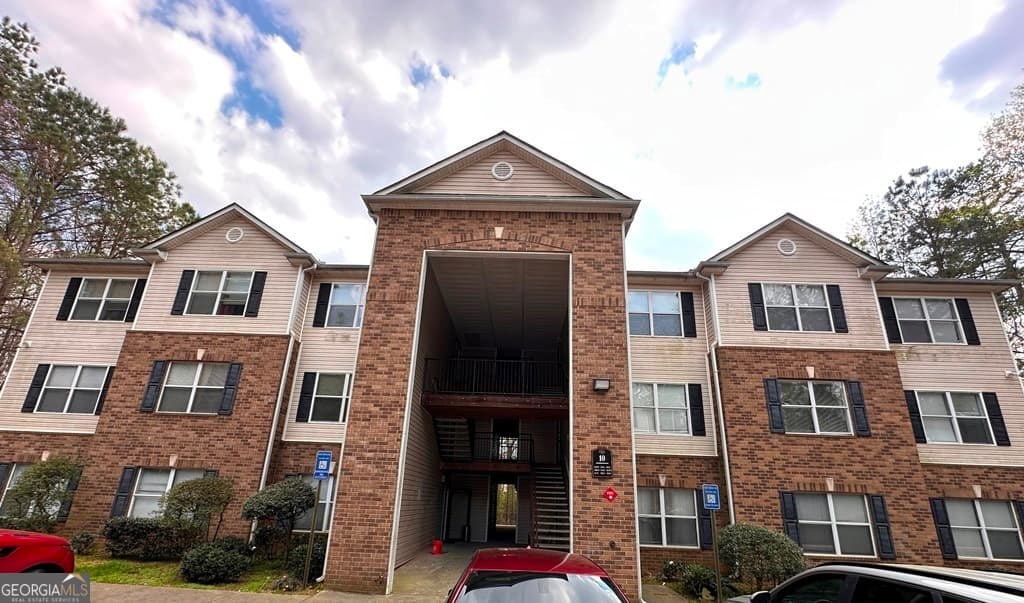 3229 Fairington Dr — photo 1