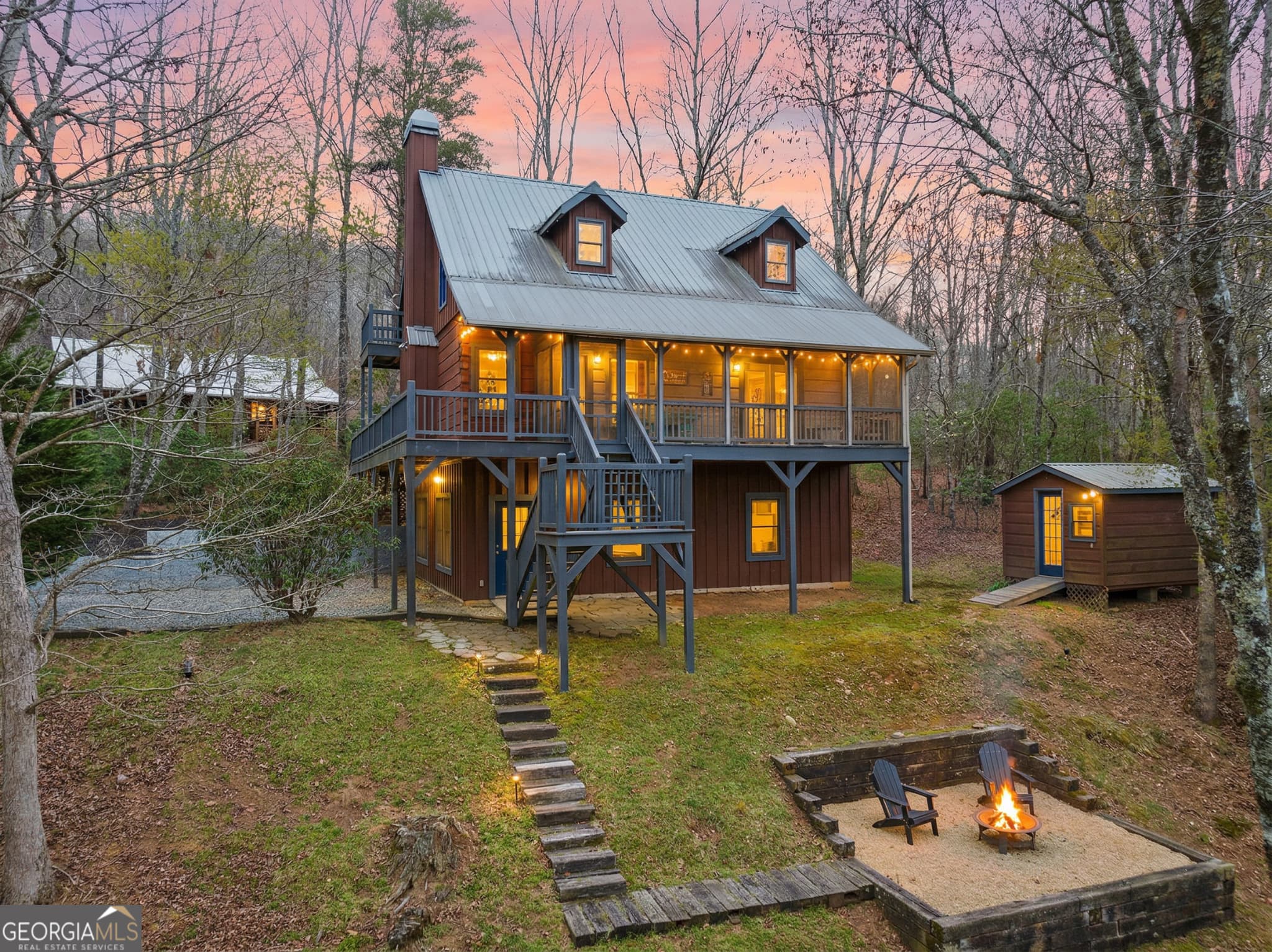 160 Adams Circle — photo 2