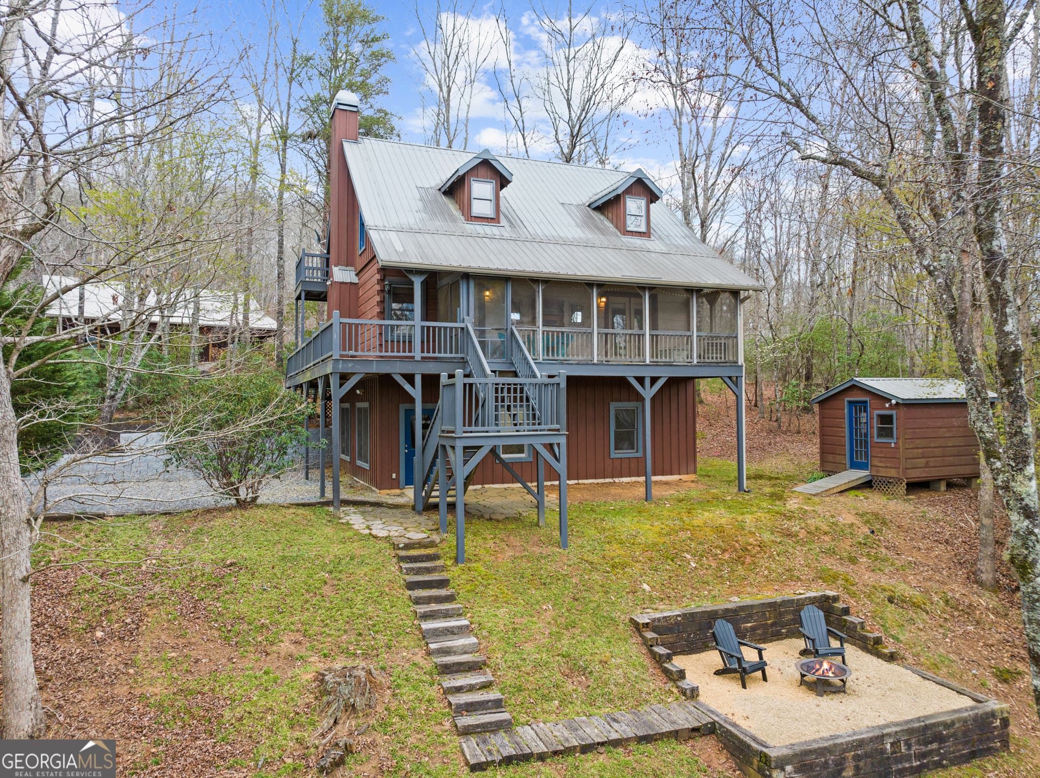 160 Adams Circle — photo 1