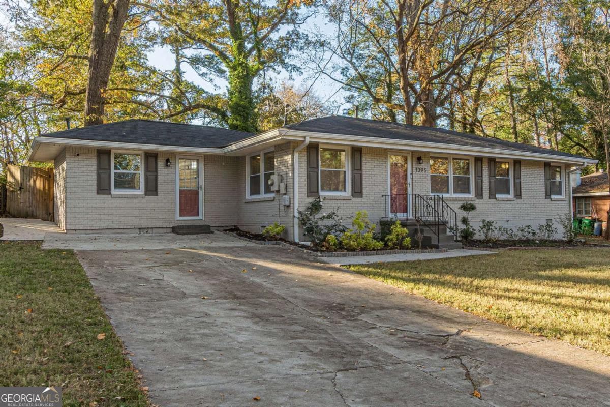 1395 Dennis Dr — photo 1