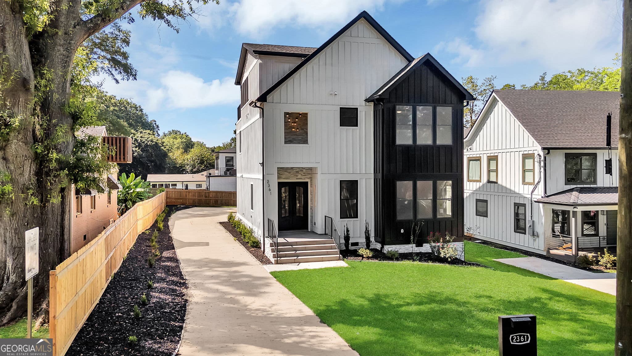 2361 Lynn Iris Dr — photo 2