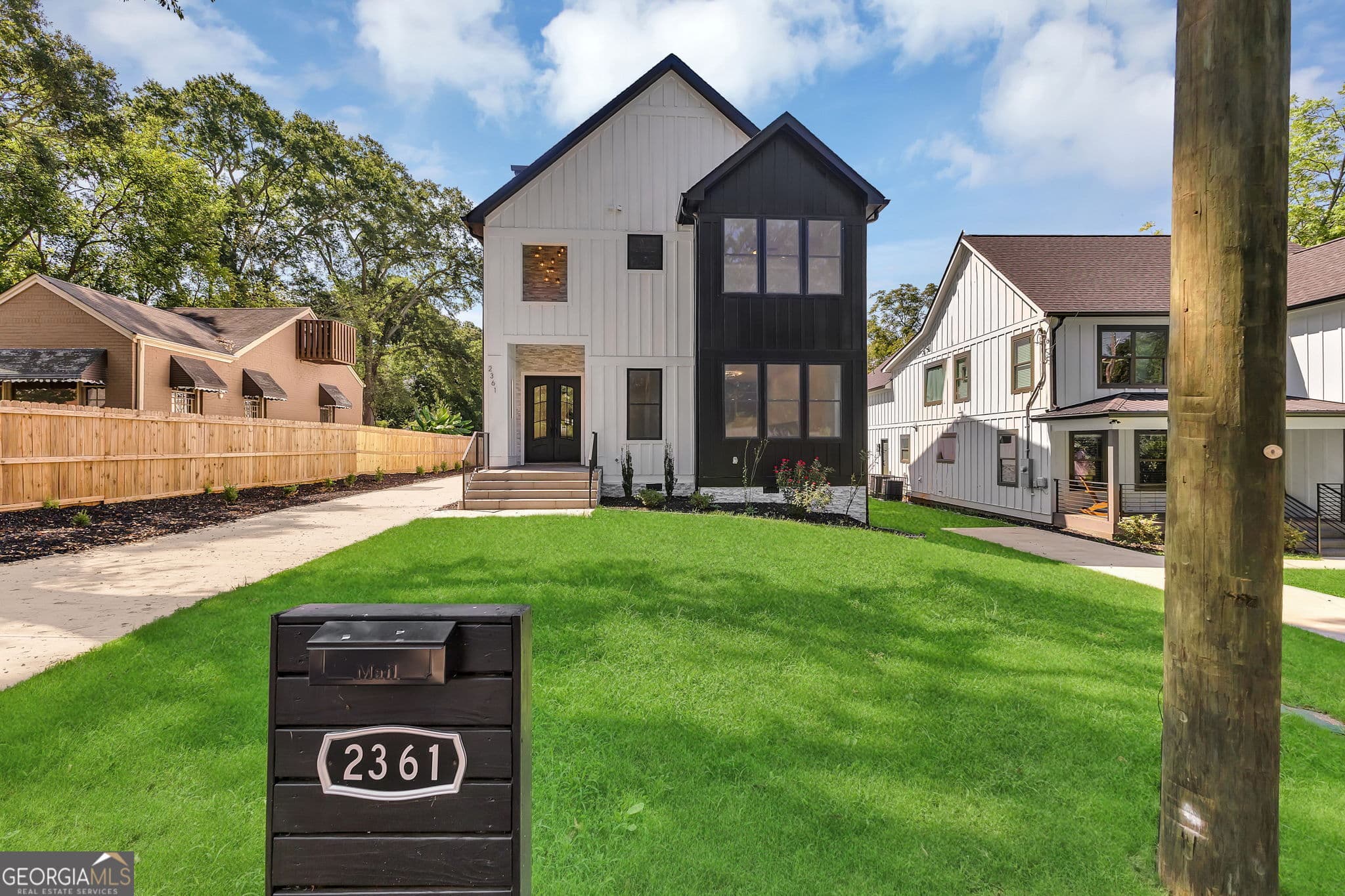 2361 Lynn Iris Dr — photo 1