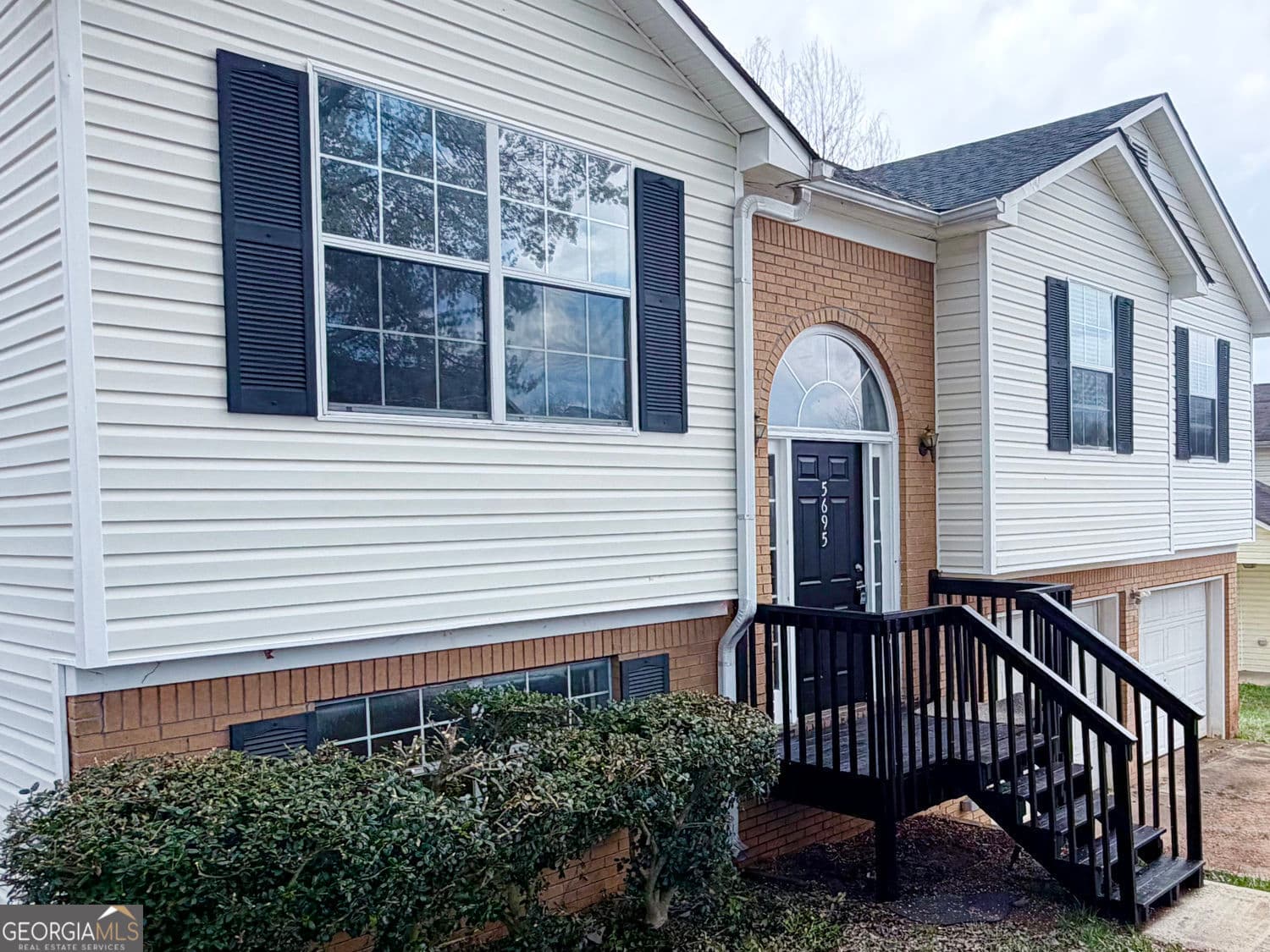 5695 Cedar Croft Ln — photo 2