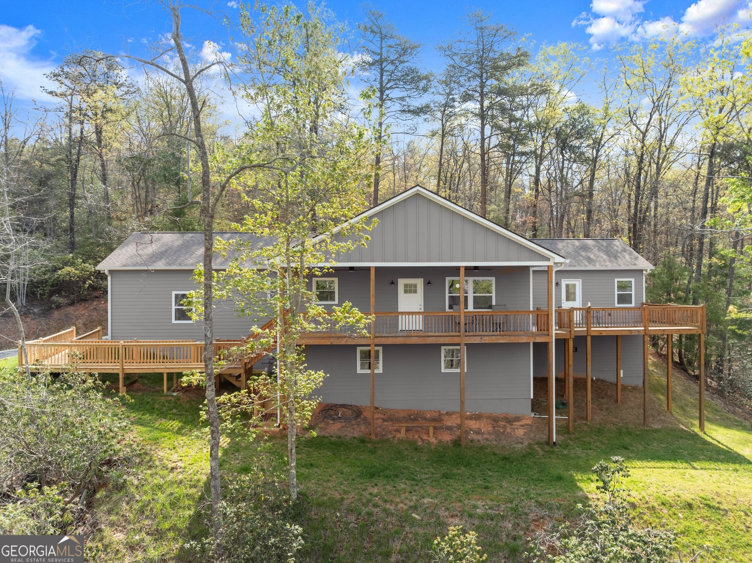 527 Abby — photo 2