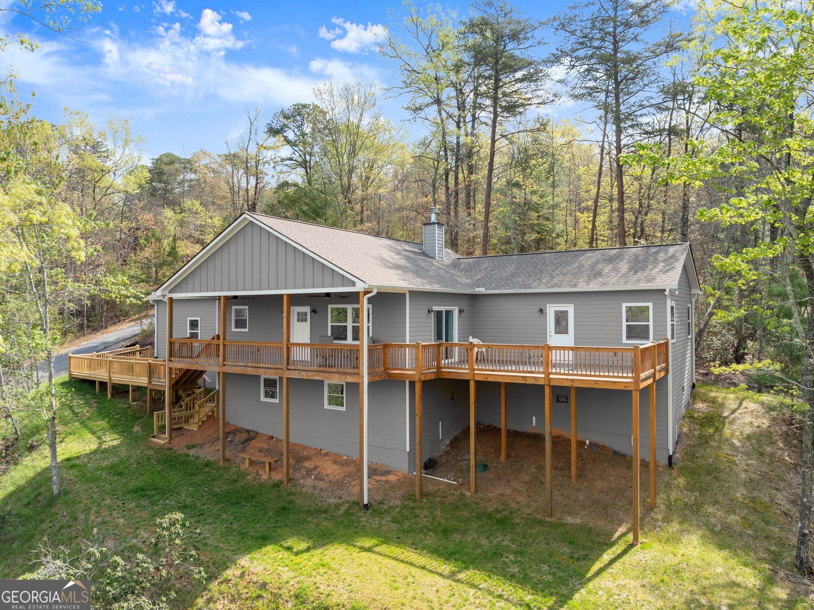 527 Abby — photo 1