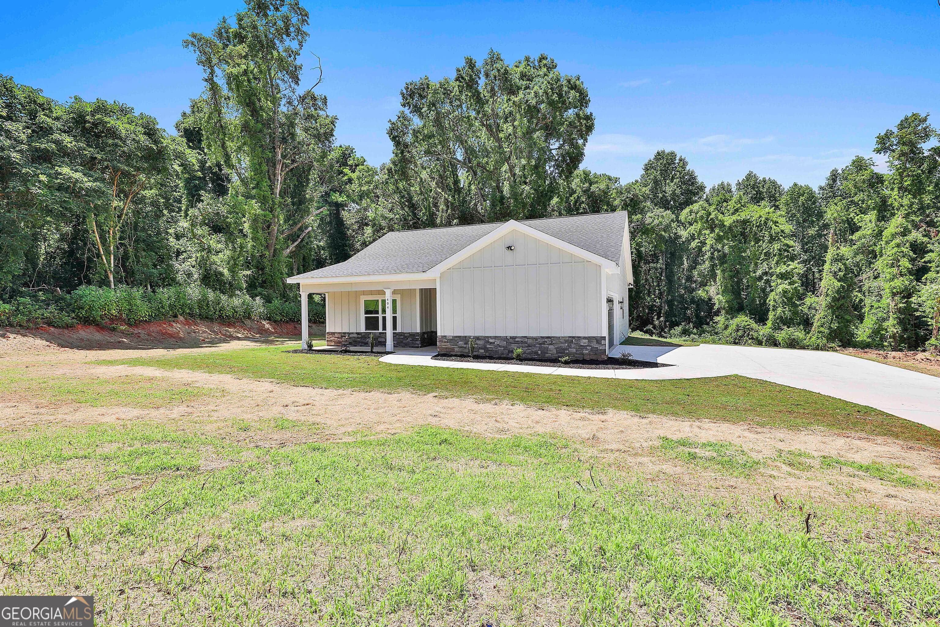 404 W Boyd Rd — photo 2