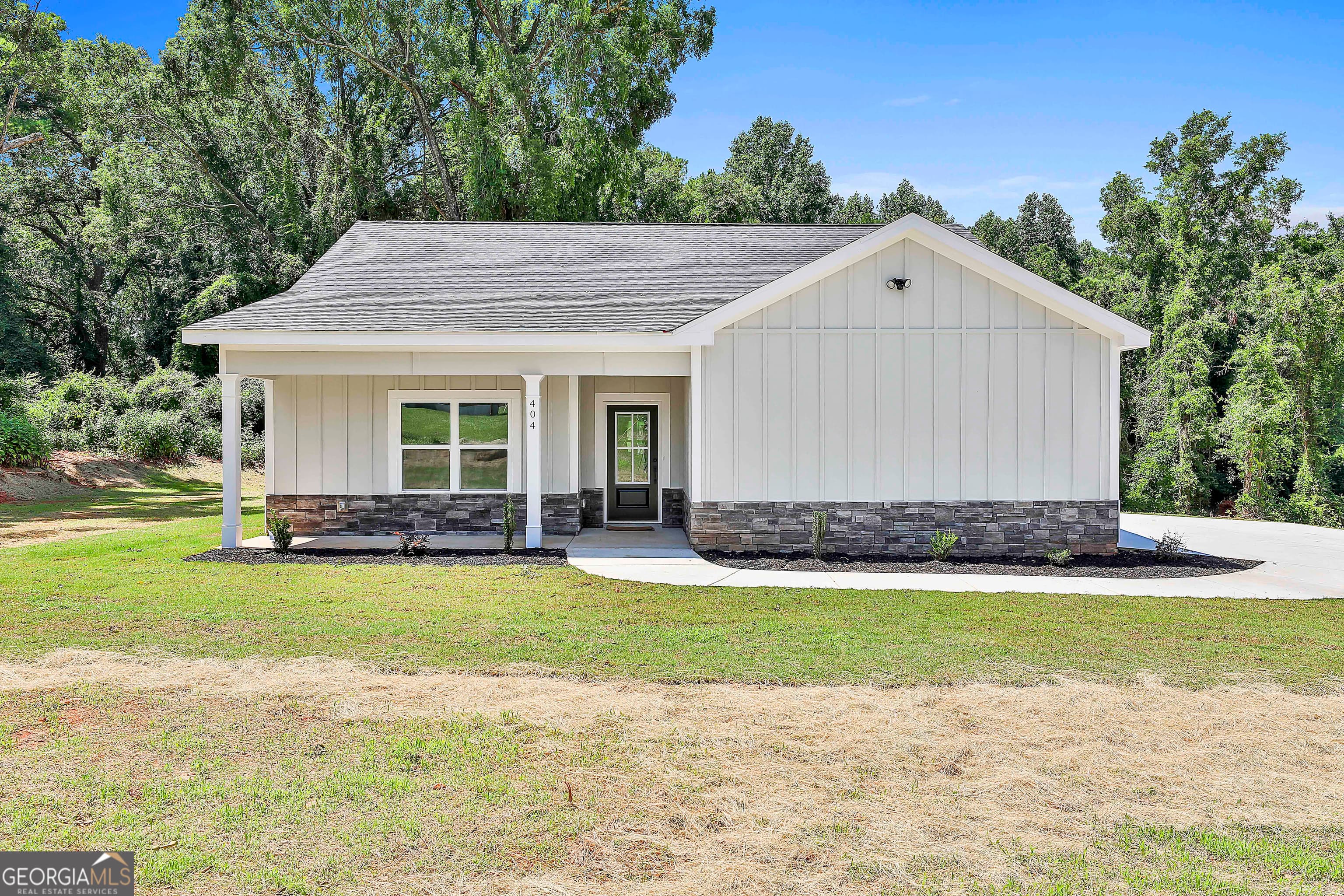 404 W Boyd Rd — photo 1