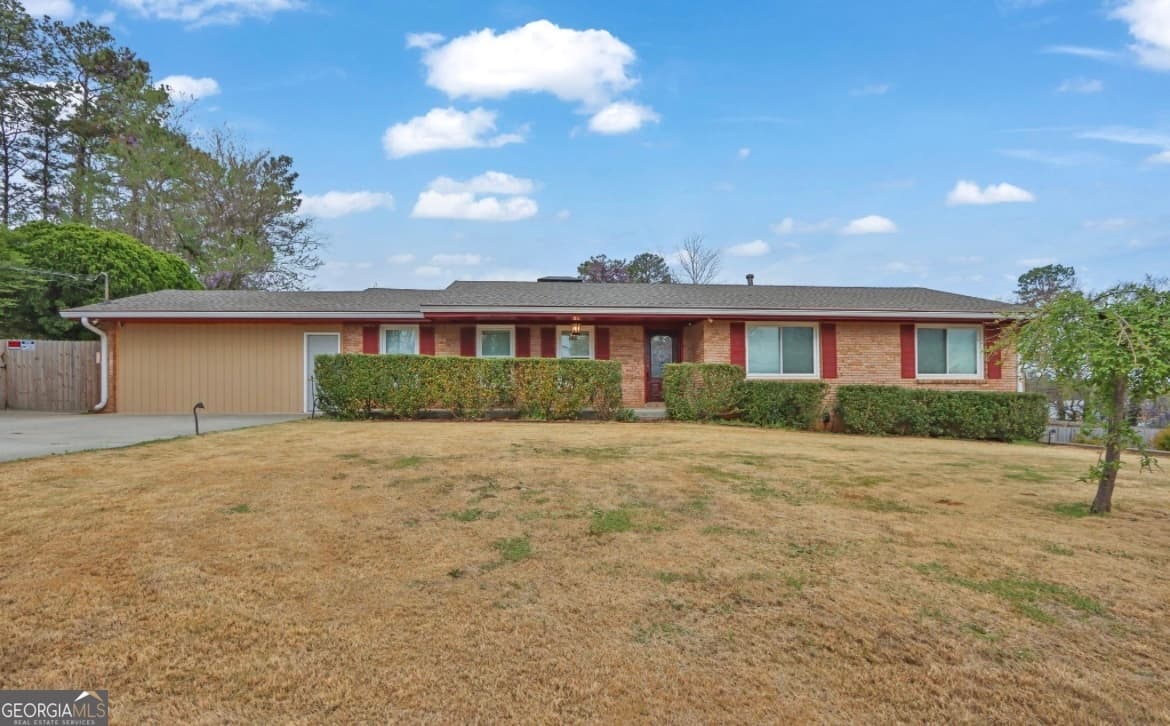 643 Rebecca Stree — photo 1