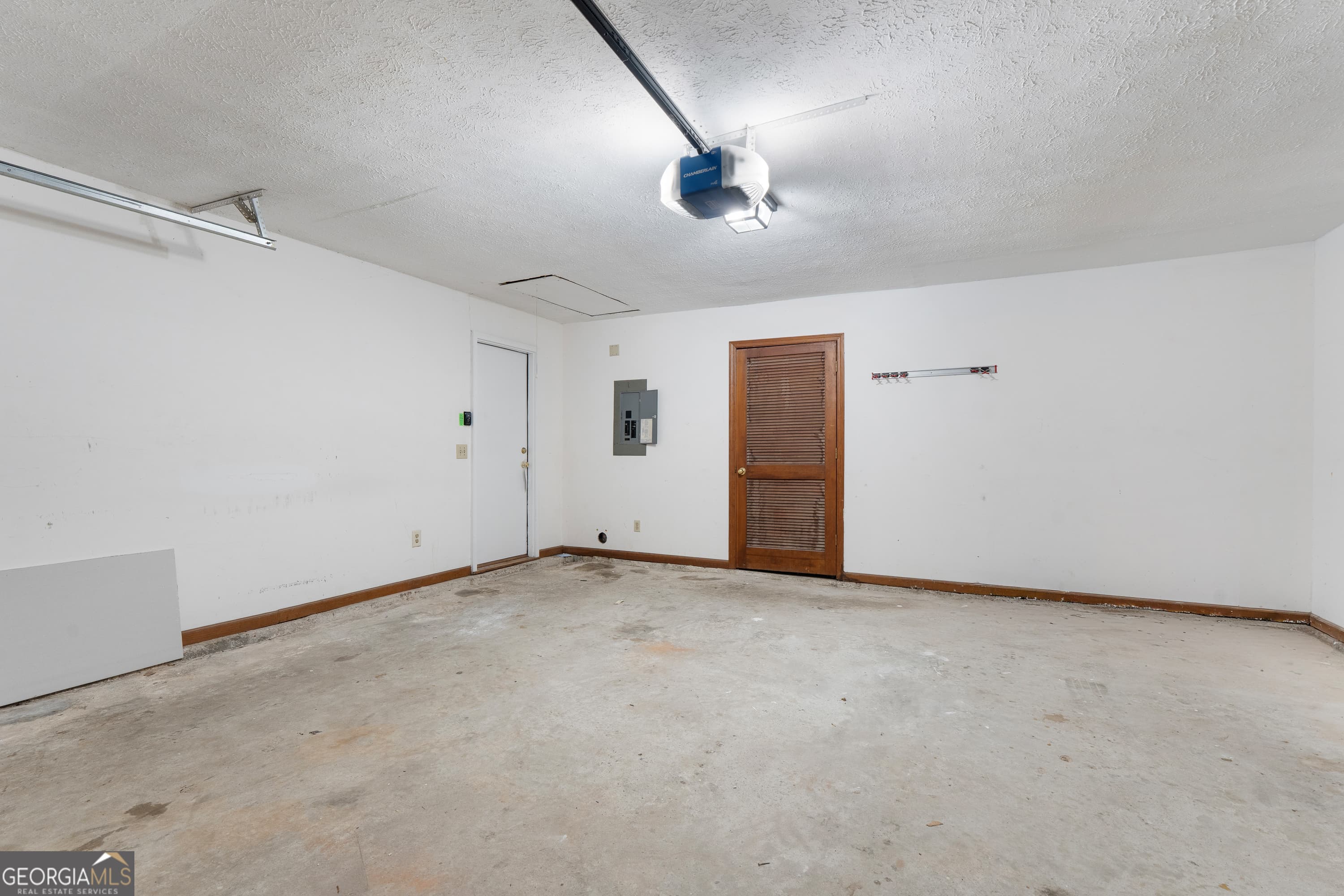 1441 Howard Way — photo 35