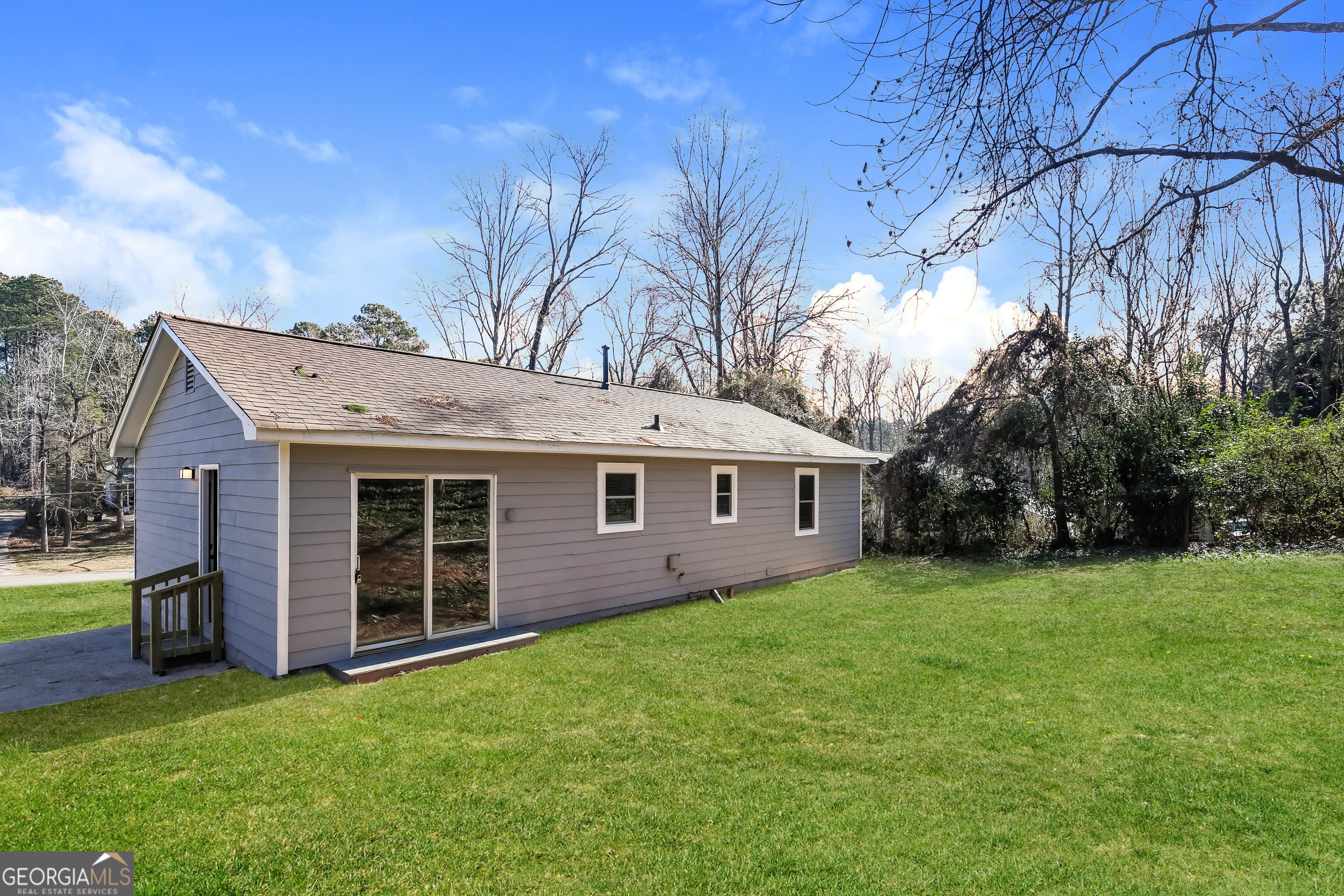 781 Brighton Dr — photo 2