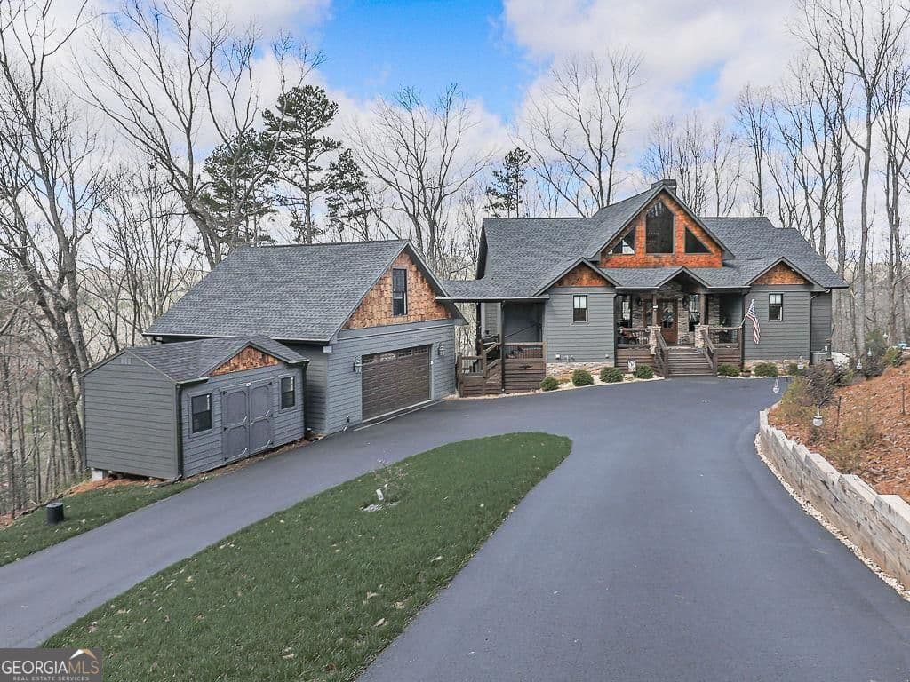 208 Weeks Dr — photo 2