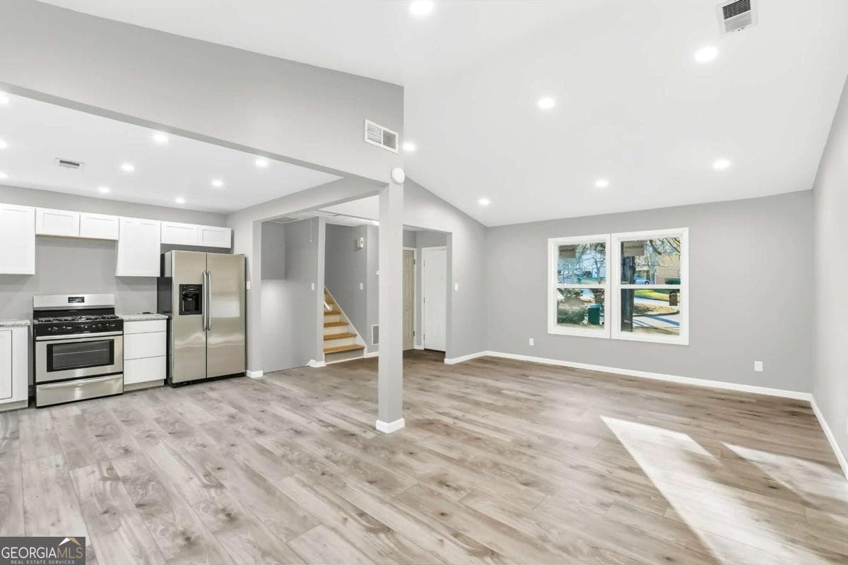 4900 Bayside Ct — photo 2