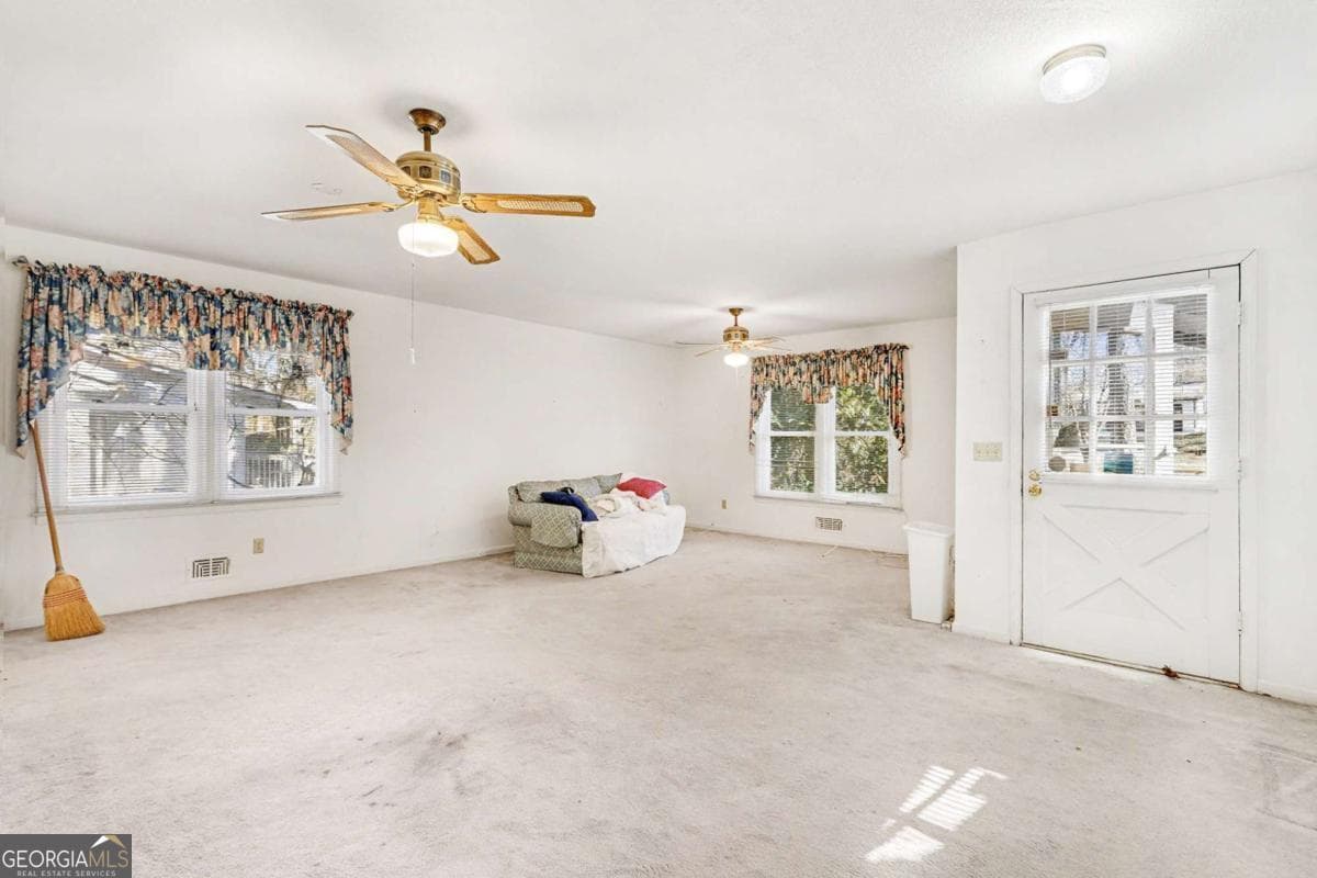 3341 Vandiver Dr — photo 2