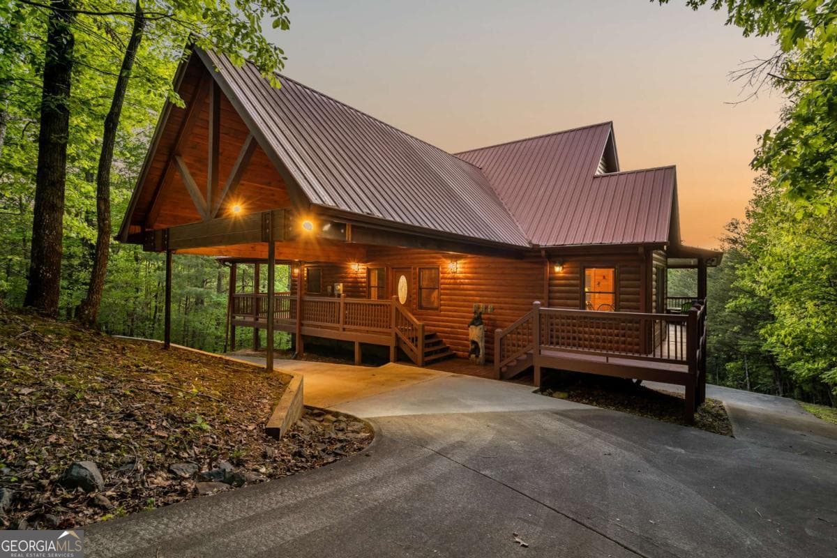 433 Spruce Circle — photo 1