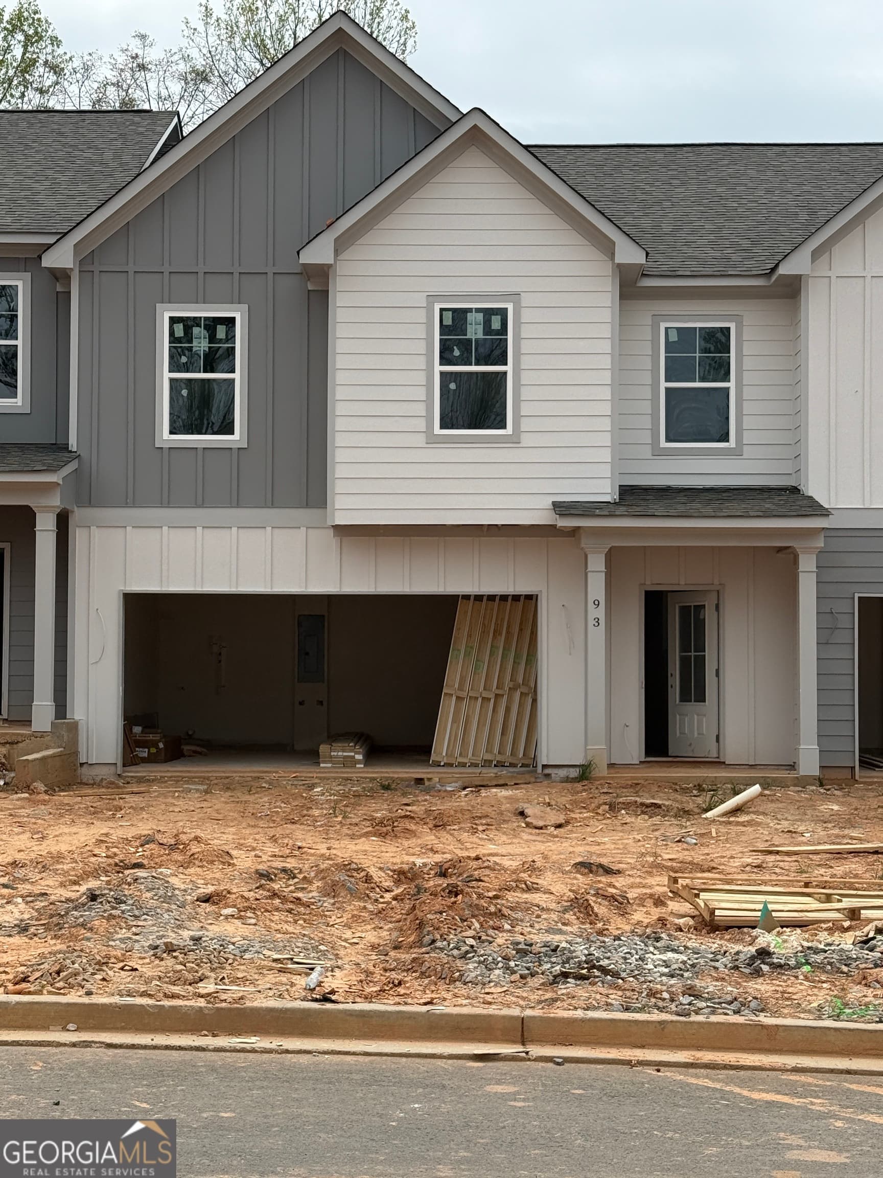 93 Maple Trail — photo 1