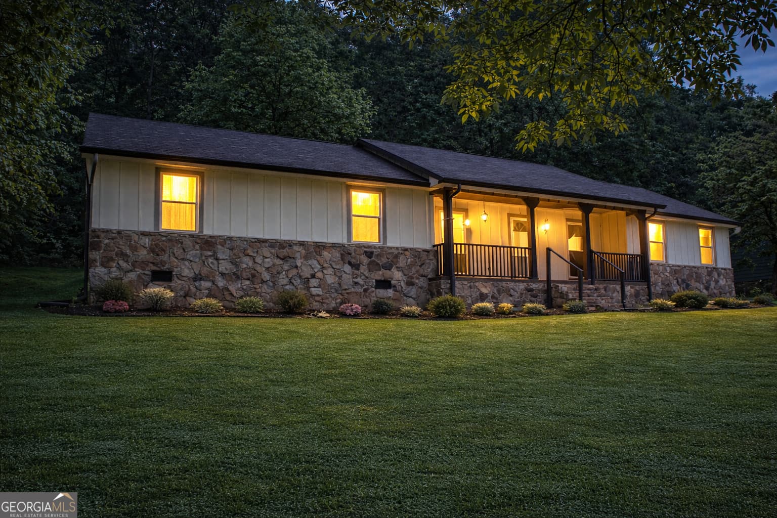 409 Flora Ave — photo 2