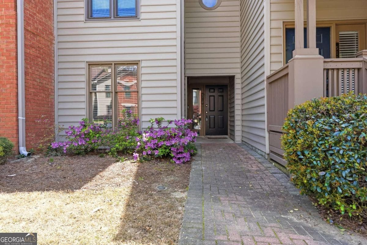 507 Garden Ct — photo 2