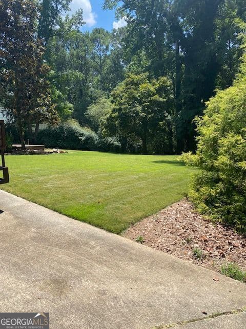 725 Navarre Dr — photo 2