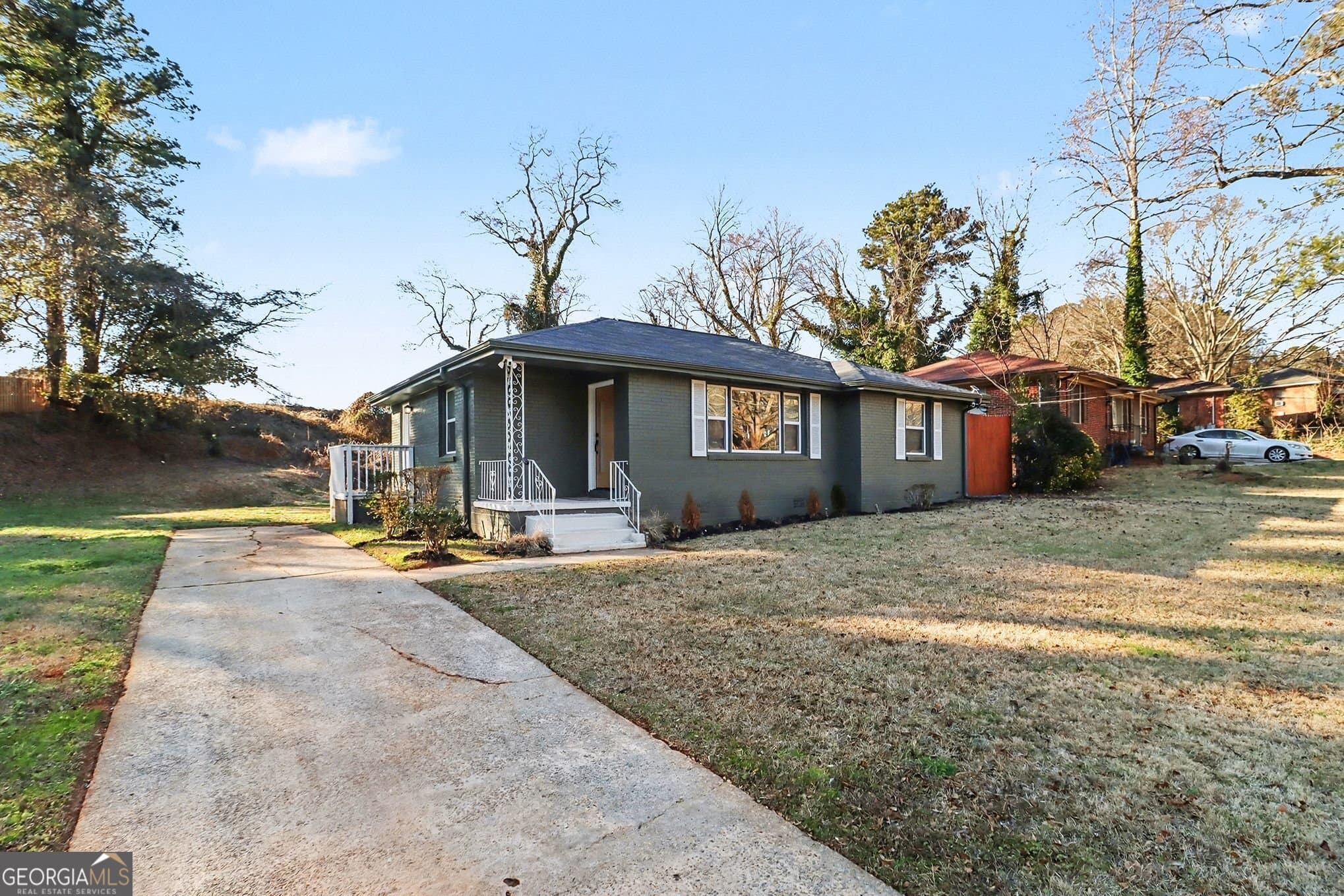 2213 Sharon Way — photo 1