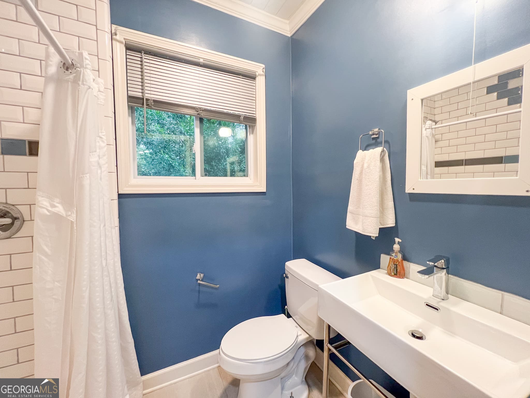 352 Greencrest Dr — photo 16