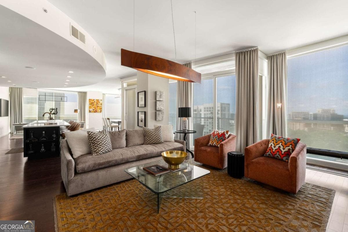 3325 Piedmont Ne Rd 2006 — photo 1