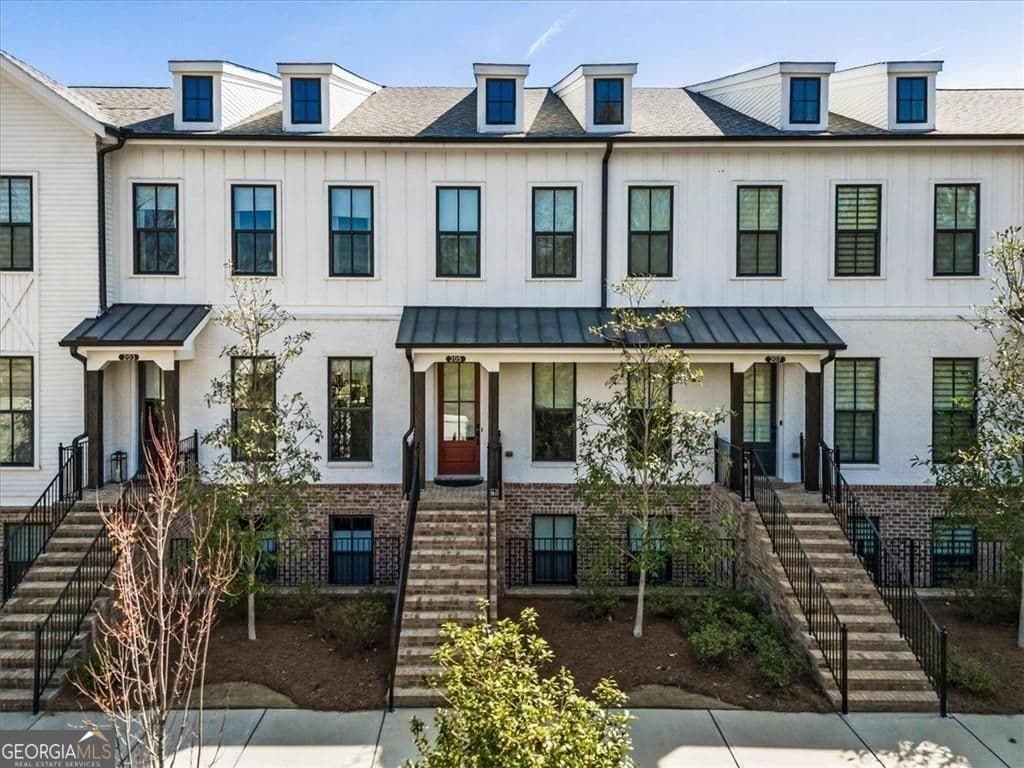 205 Phillips Ln — photo 1