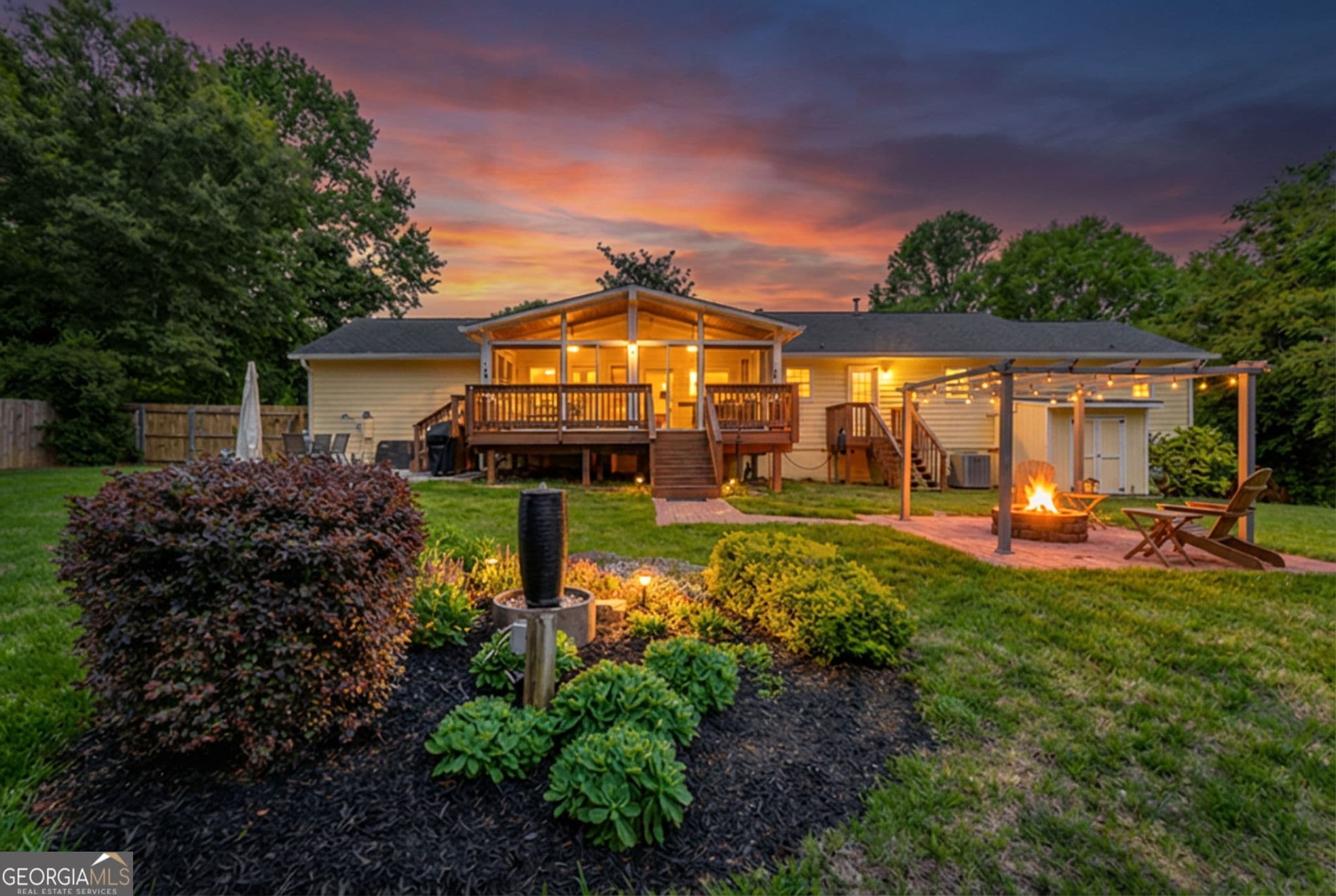 8910 Teal Ln — photo 2