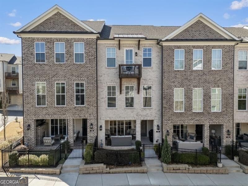 116 Everley Walk — photo 2