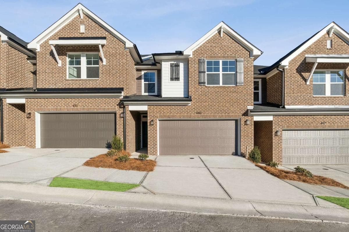 446 Laurelwood Ln — photo 1