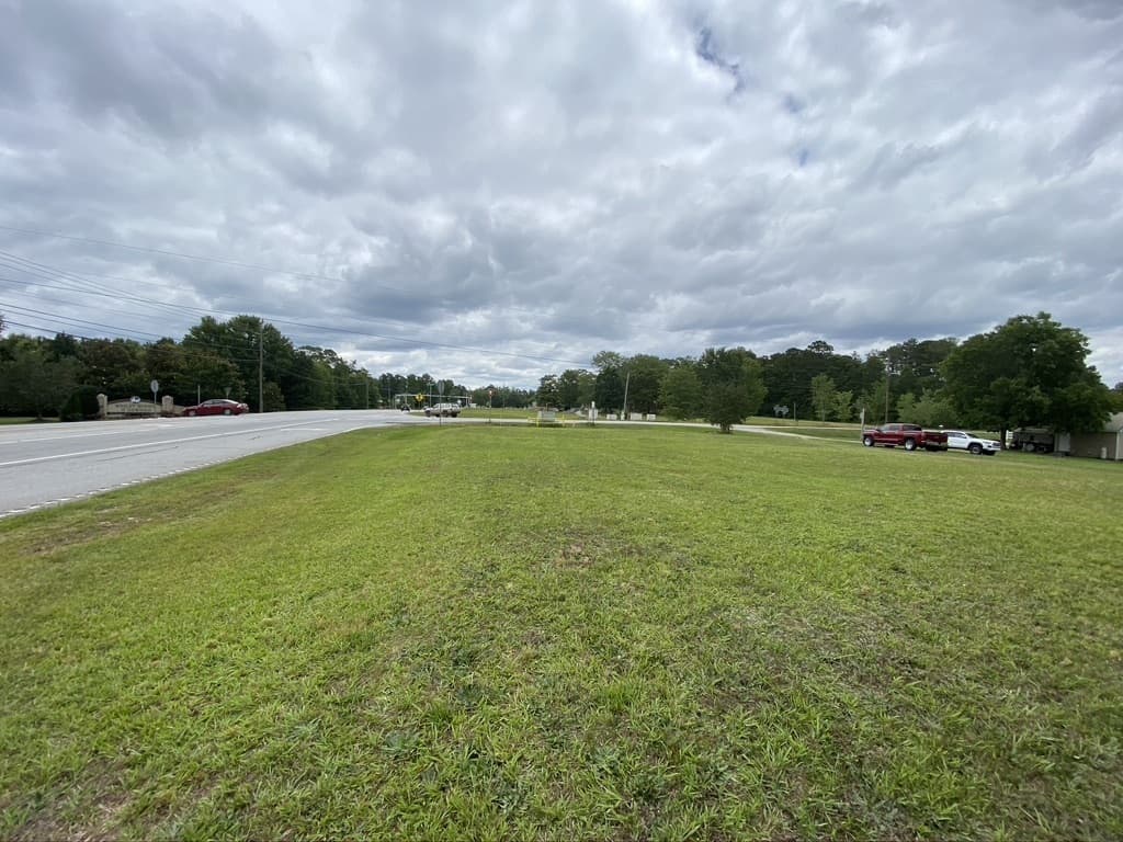 890 Herring Rd — photo 2