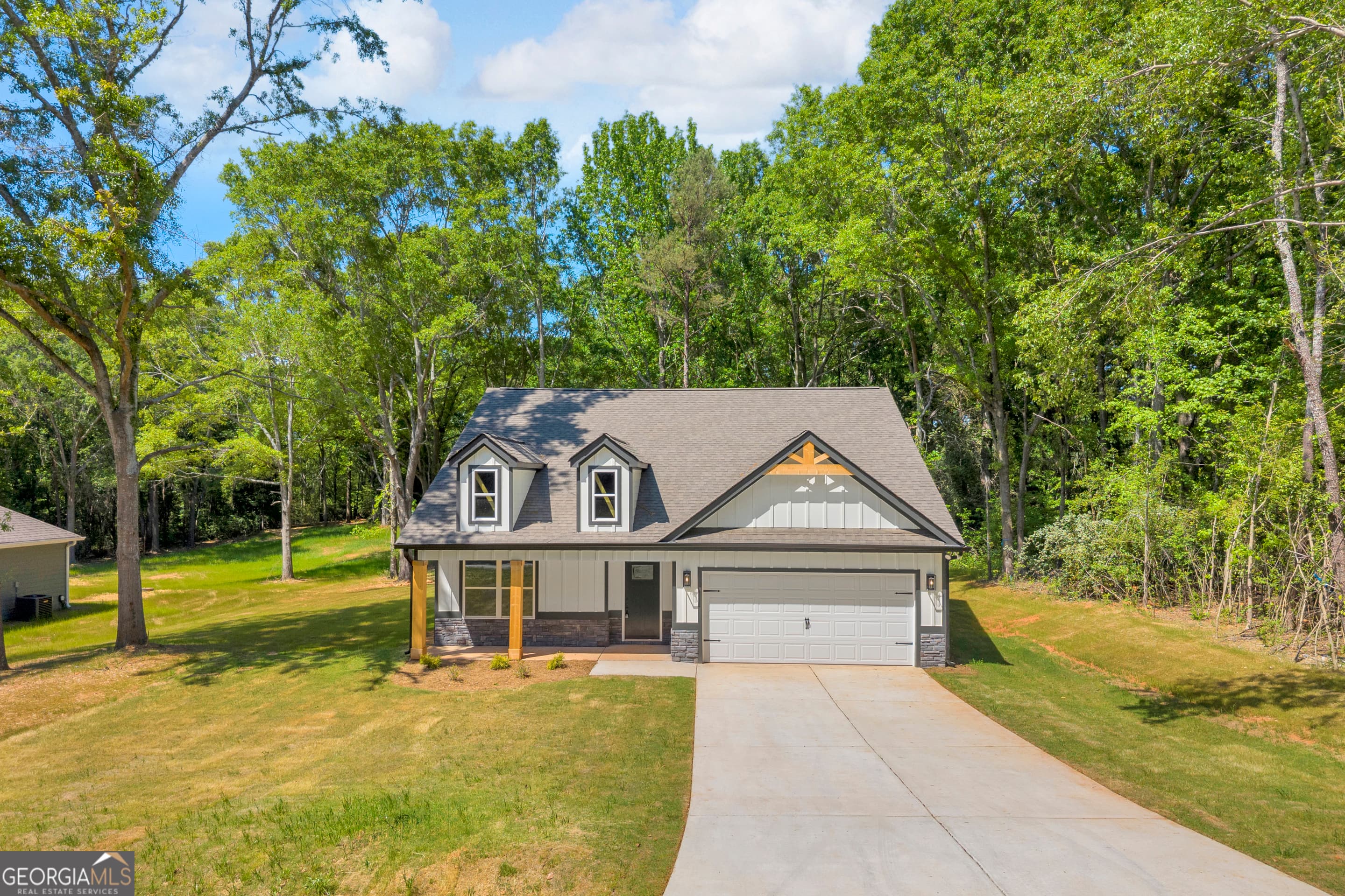 618 Highland Ave — photo 2