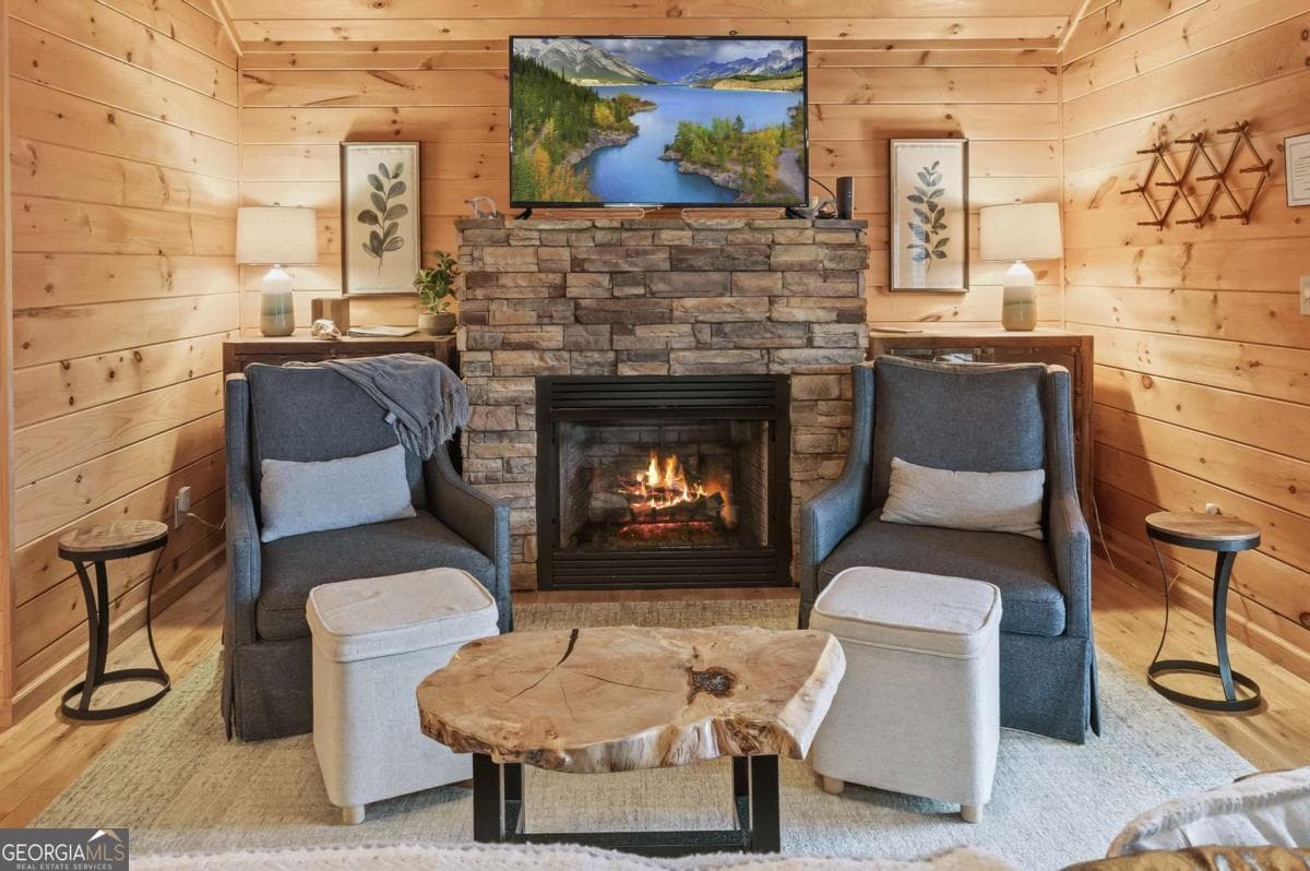 145 Fox Run Ln — photo 2