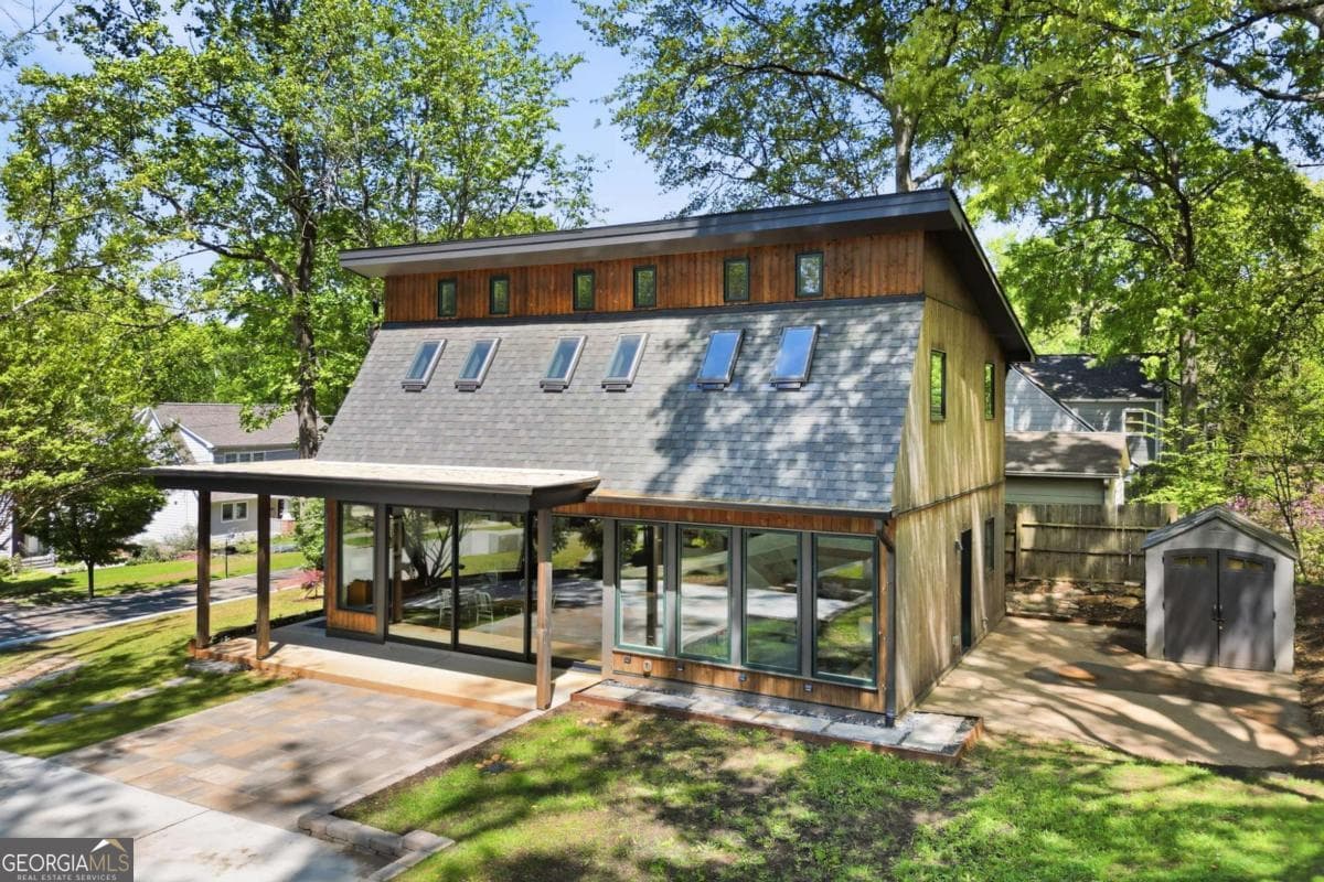 431 Leonardo Ne Ave — photo 2