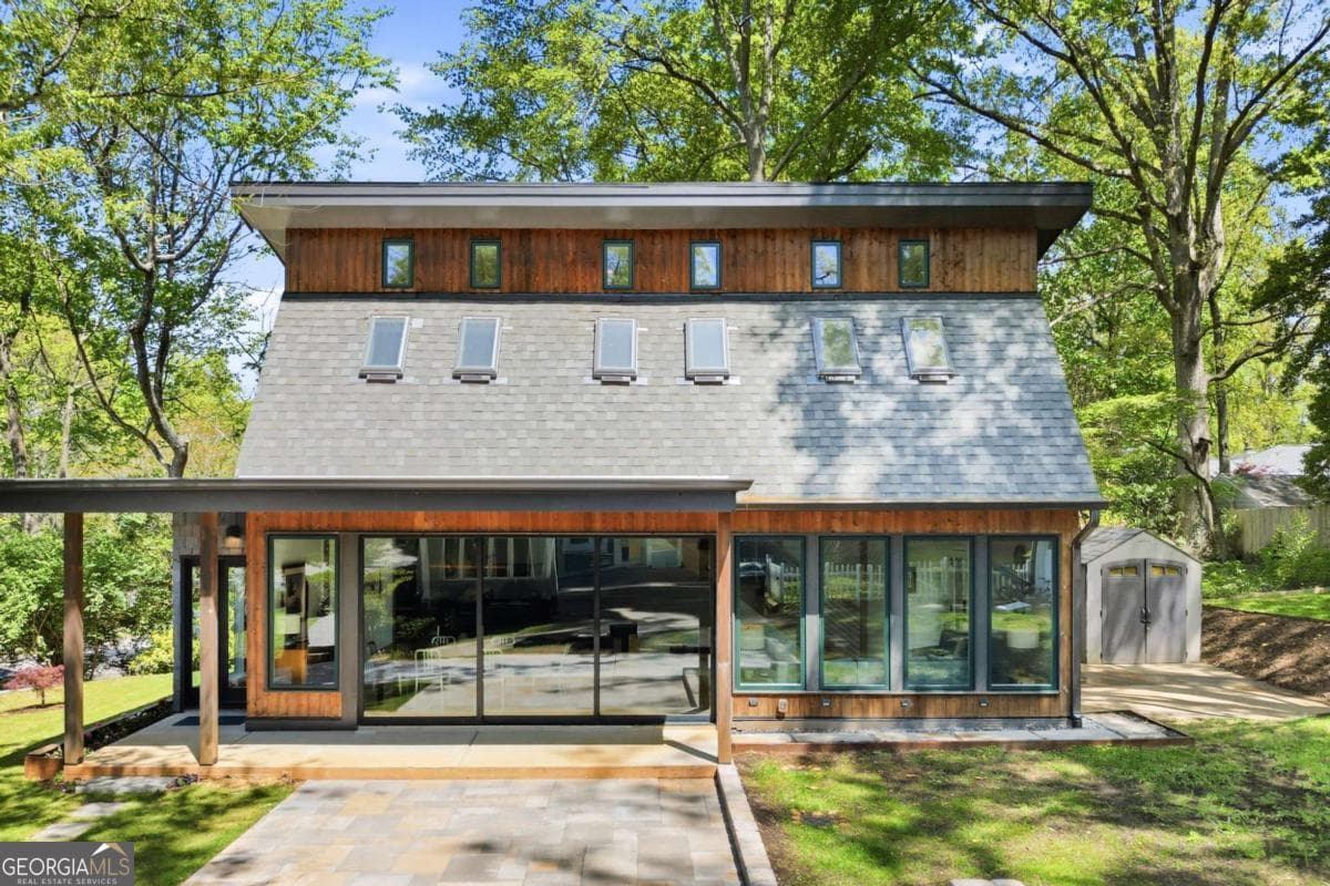 431 Leonardo Ne Ave — photo 1