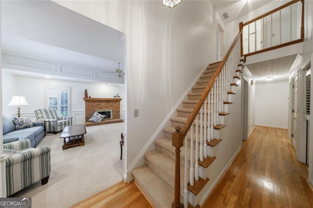 510 Brickleberry Ln — photo 2