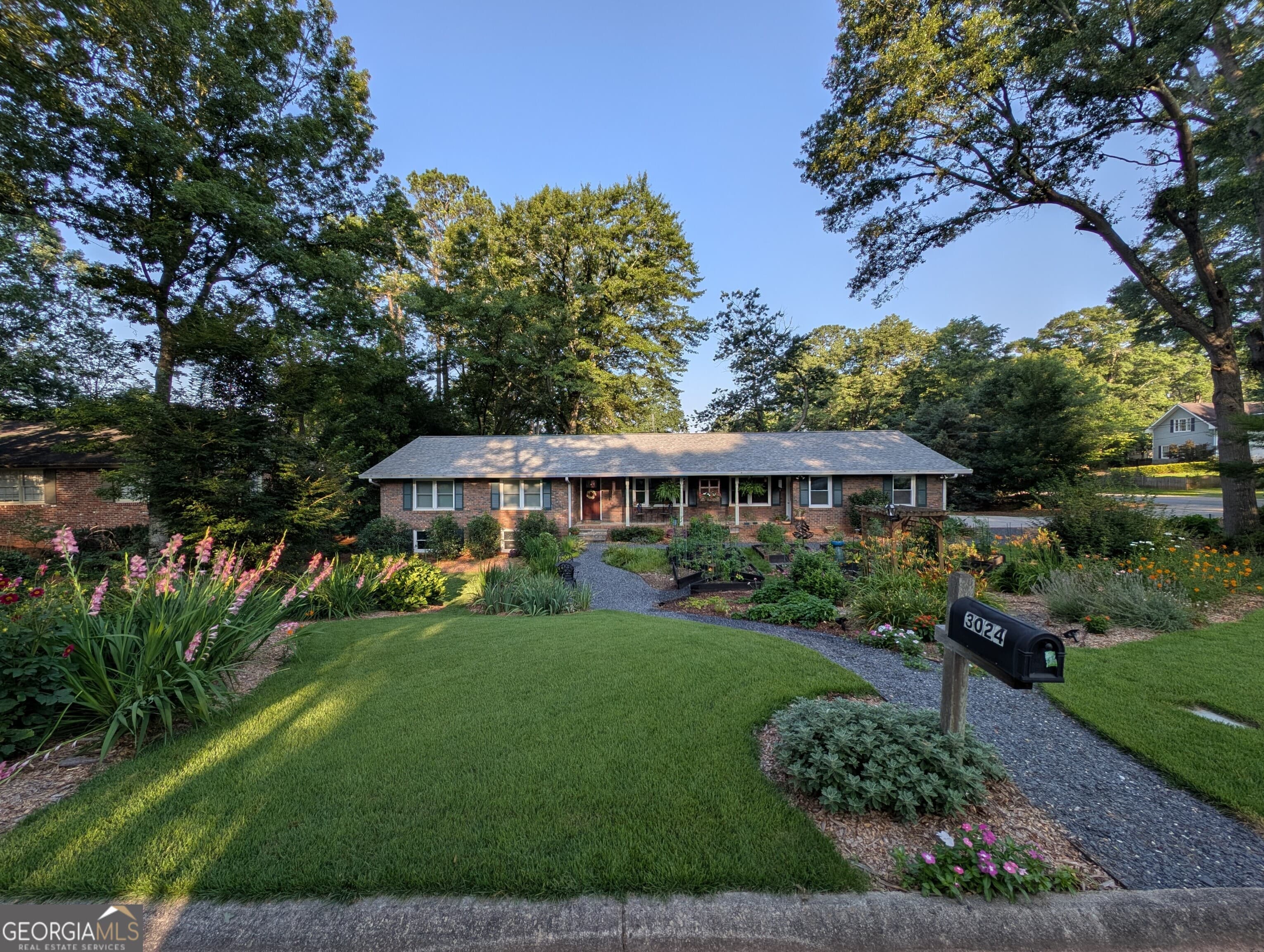 3024 Country Squire Ln — photo 2