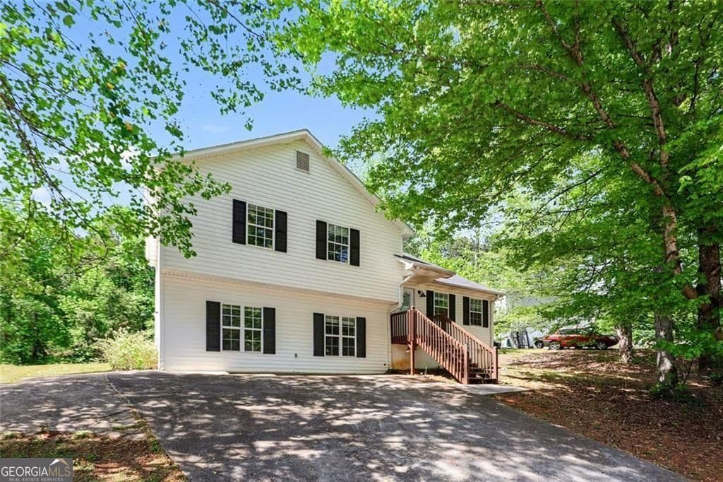 105 Betty Ln — photo 2