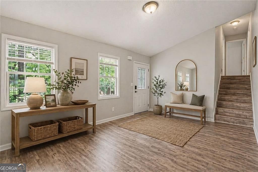 105 Betty Ln — photo 1