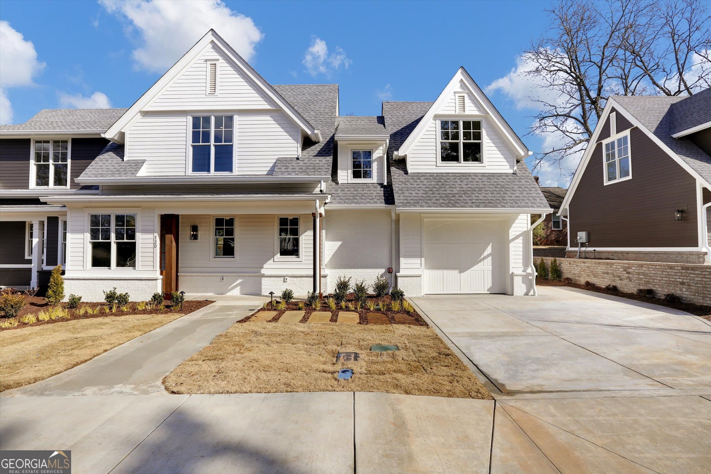 720 Nw Bradford St — photo 2