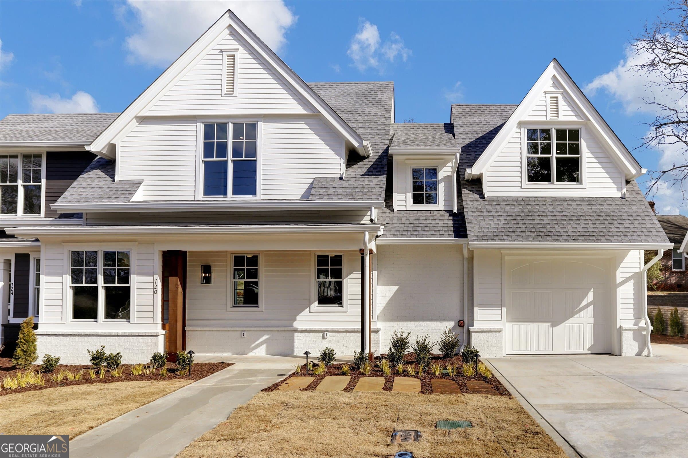 720 Nw Bradford St — photo 1