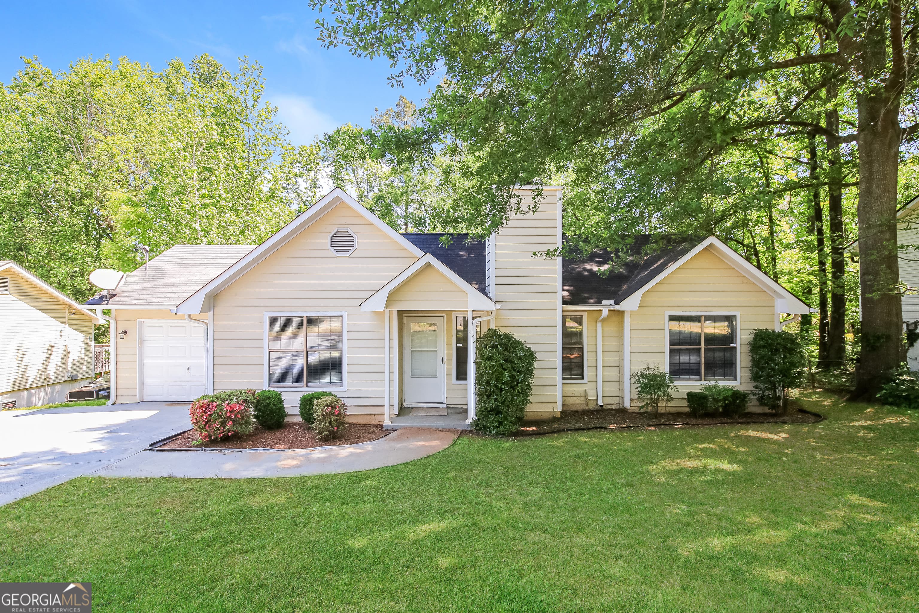 164 Adrian Dr — photo 1