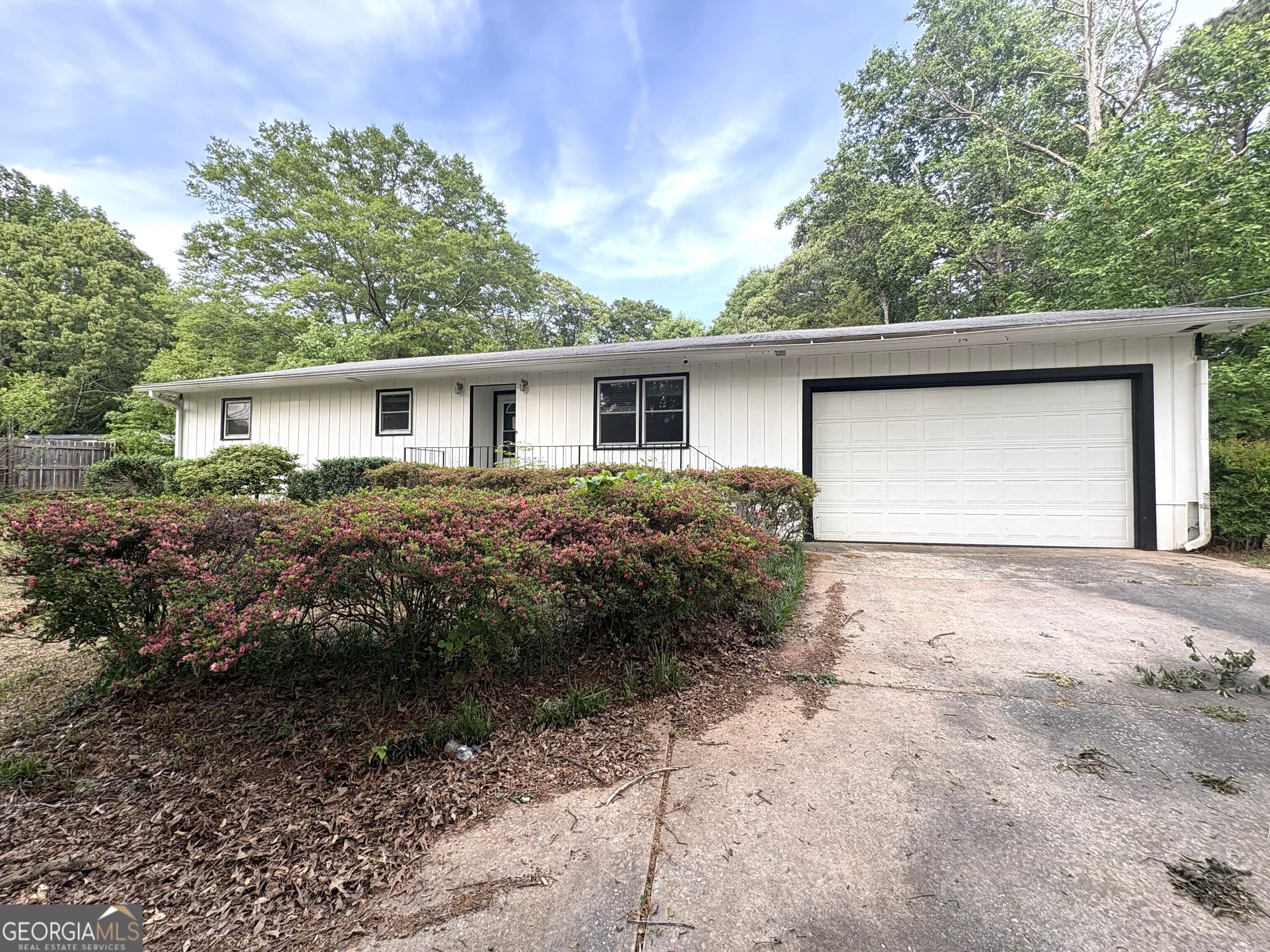 6174 Lower Dixie Lake Rd — photo 1