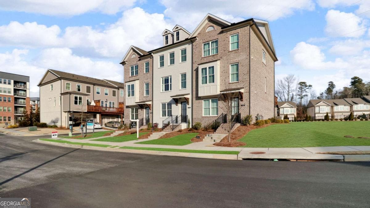 114 Brackley Dr — photo 2