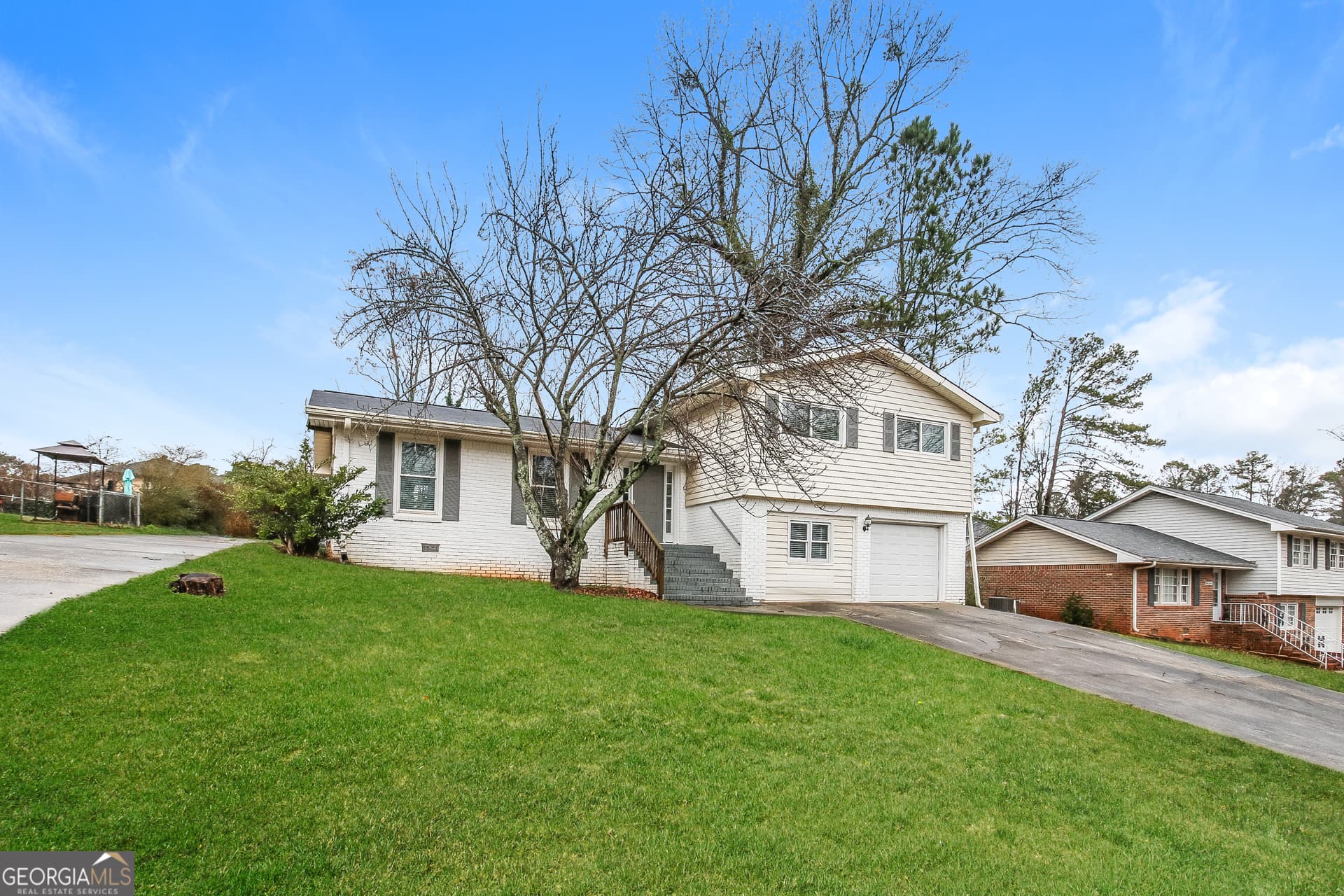 1645 Oak Forest Se Dr — photo 1