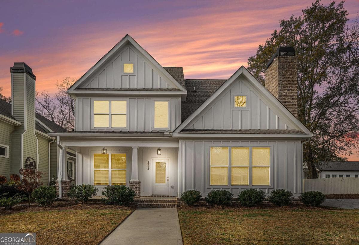 352 Davis St — photo 2