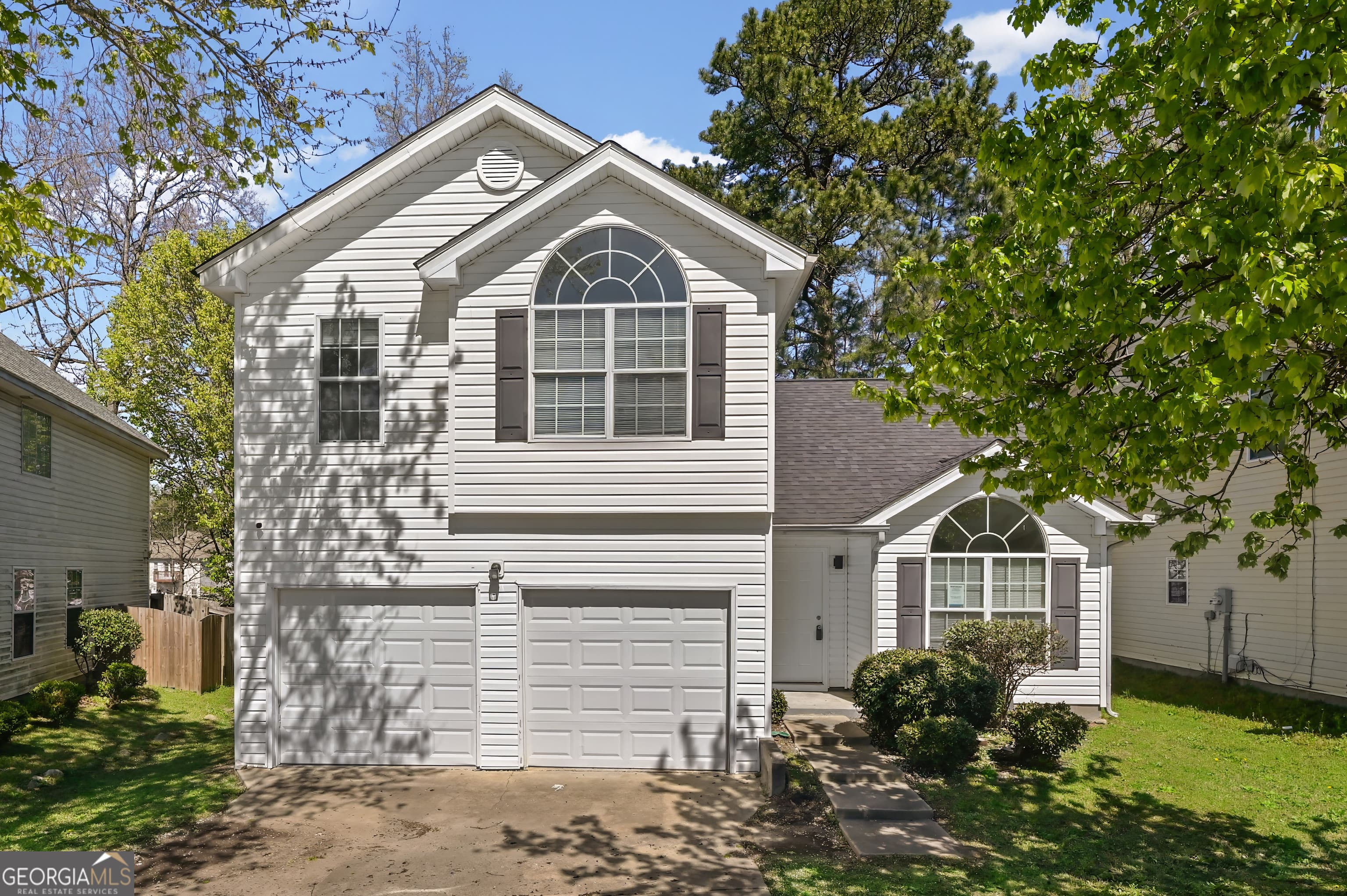 2816 Two Lakes Circle — photo 1