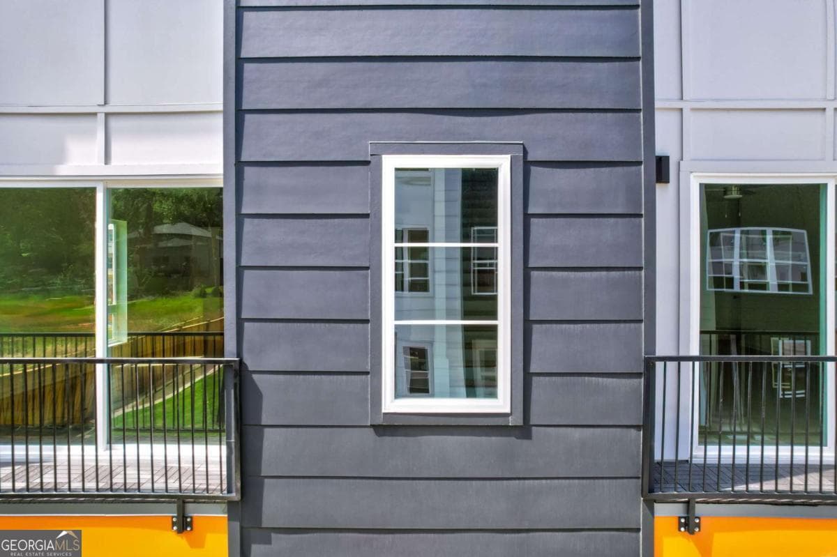 2029 Memorial Dr 32 — photo 46