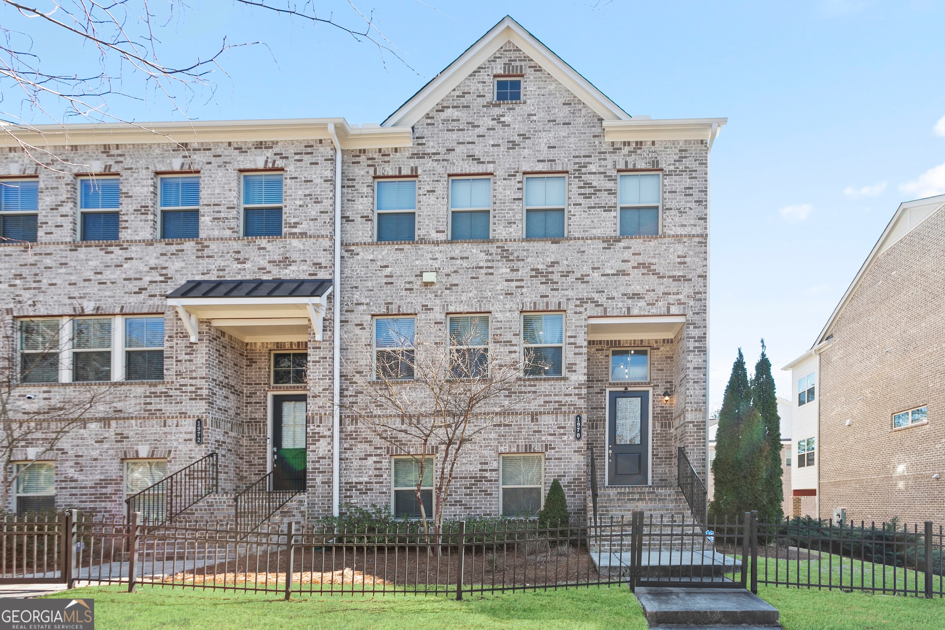 1970 Devonwood Dr — photo 1