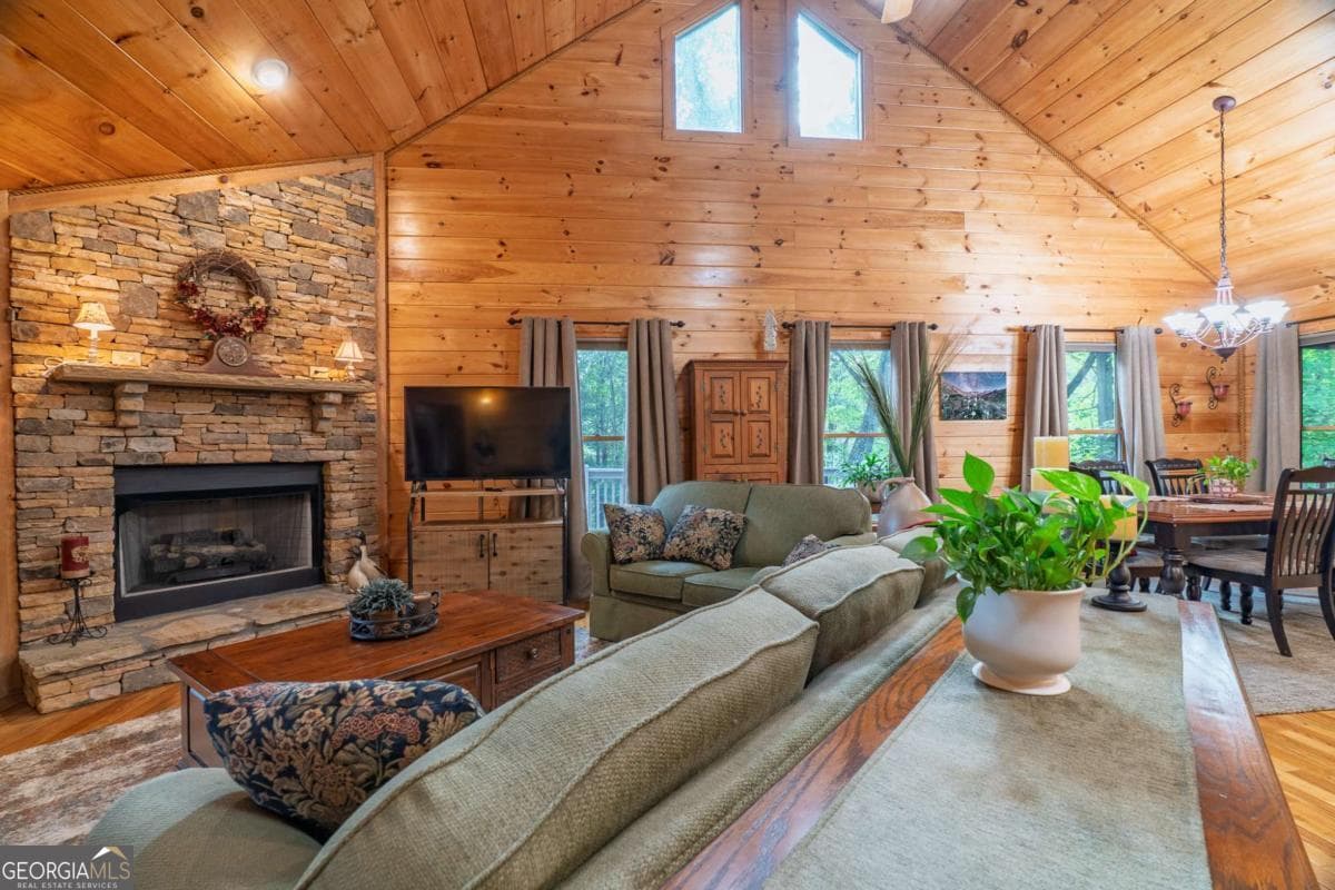 52 Hilary Ct — photo 1